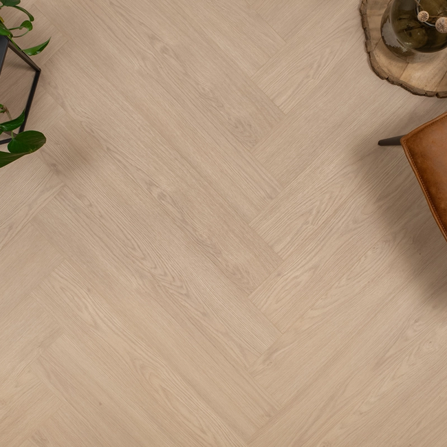 Floer Walvisgraat Laminaat – Humphrey Hazelbruin