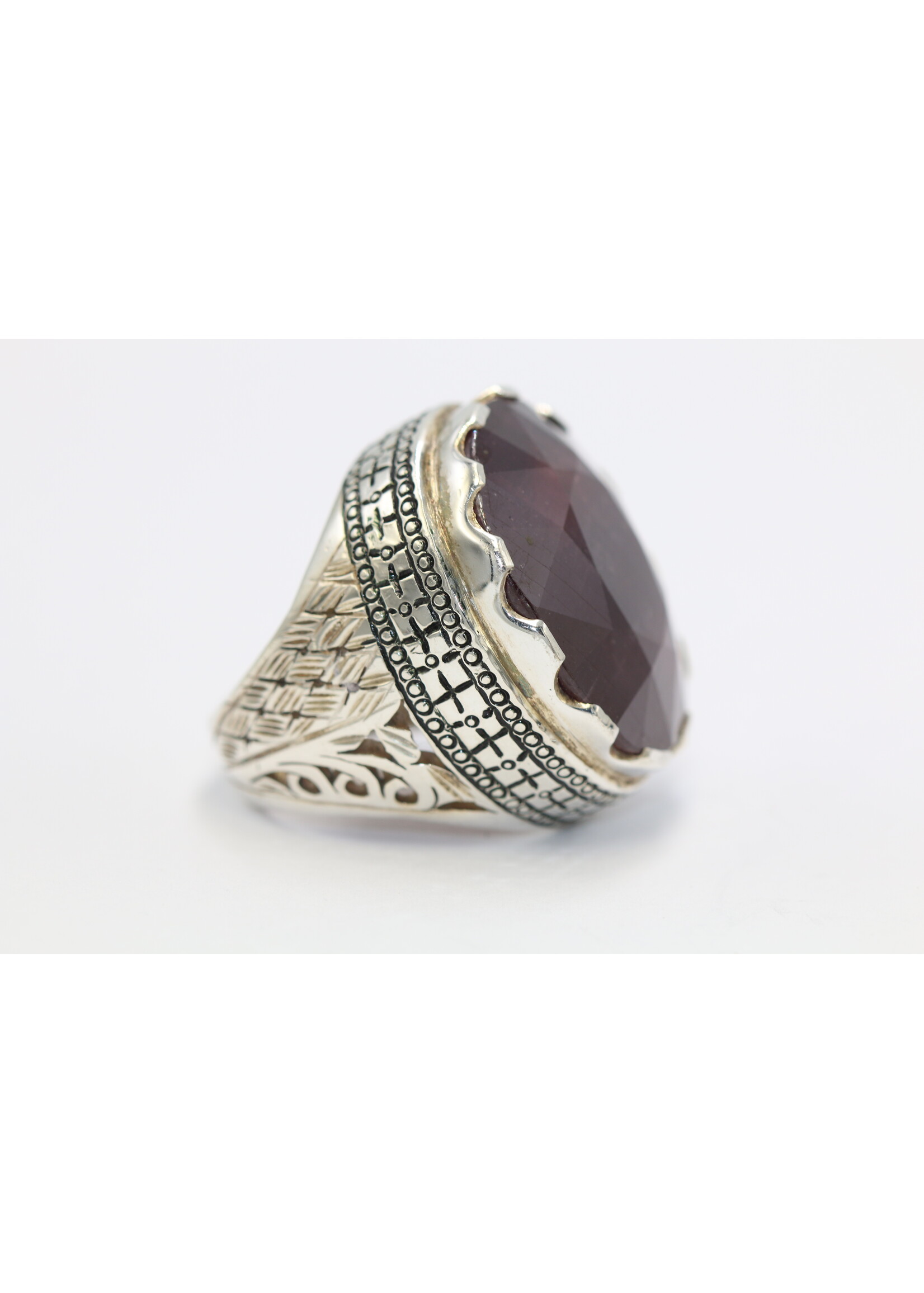 Bague en argent 925 sertie d'un rubis naturel