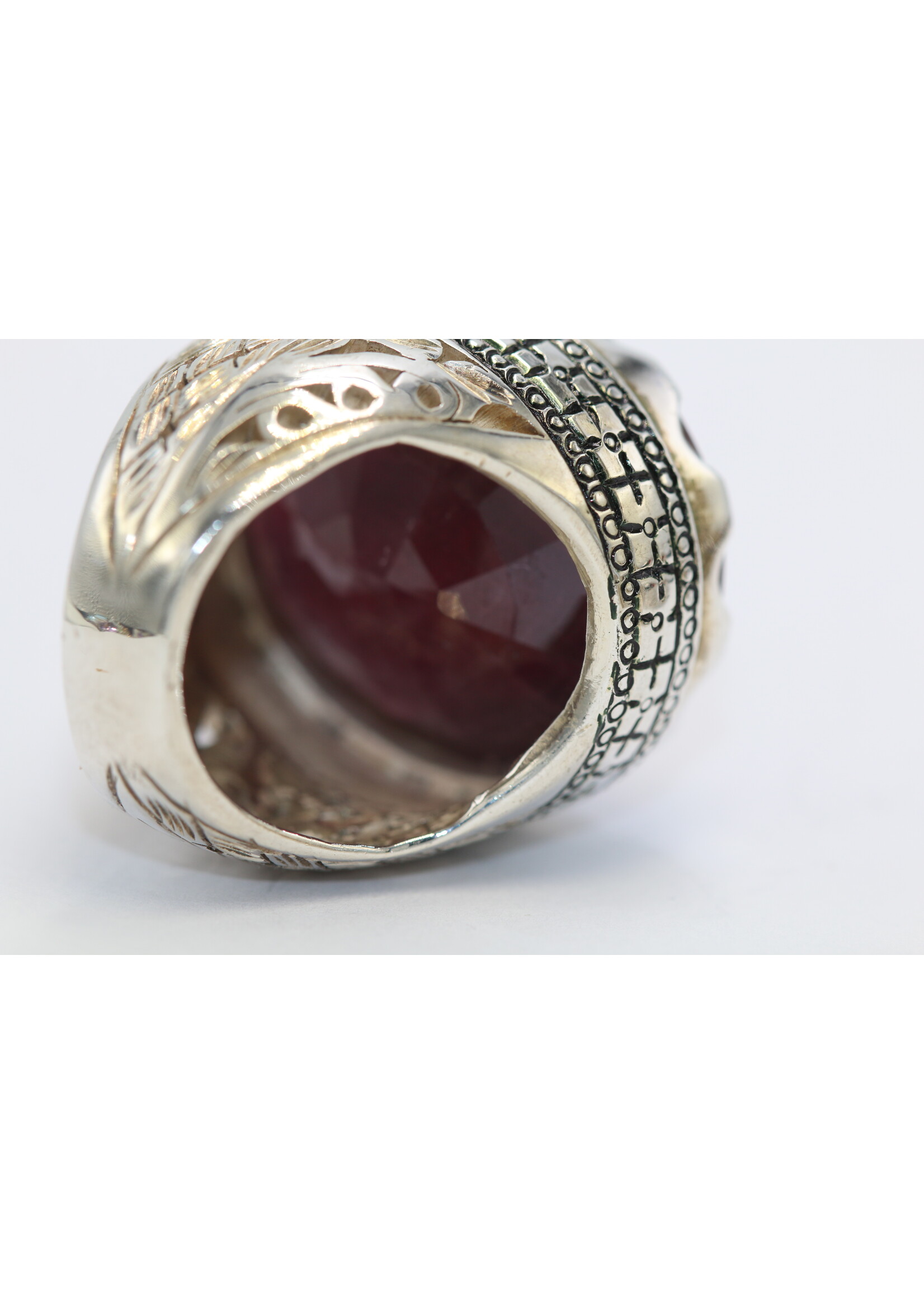 Bague en argent 925 sertie d'un rubis naturel