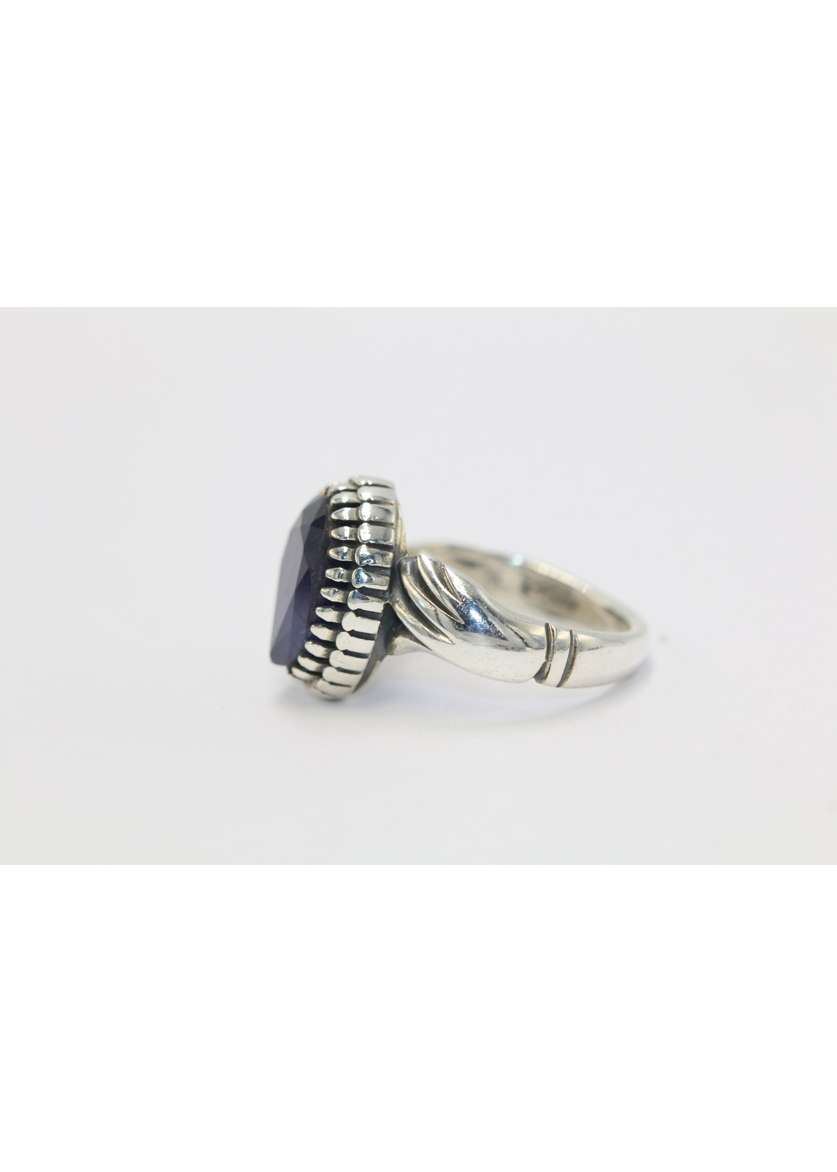 925 silver ring set with natural sapphire