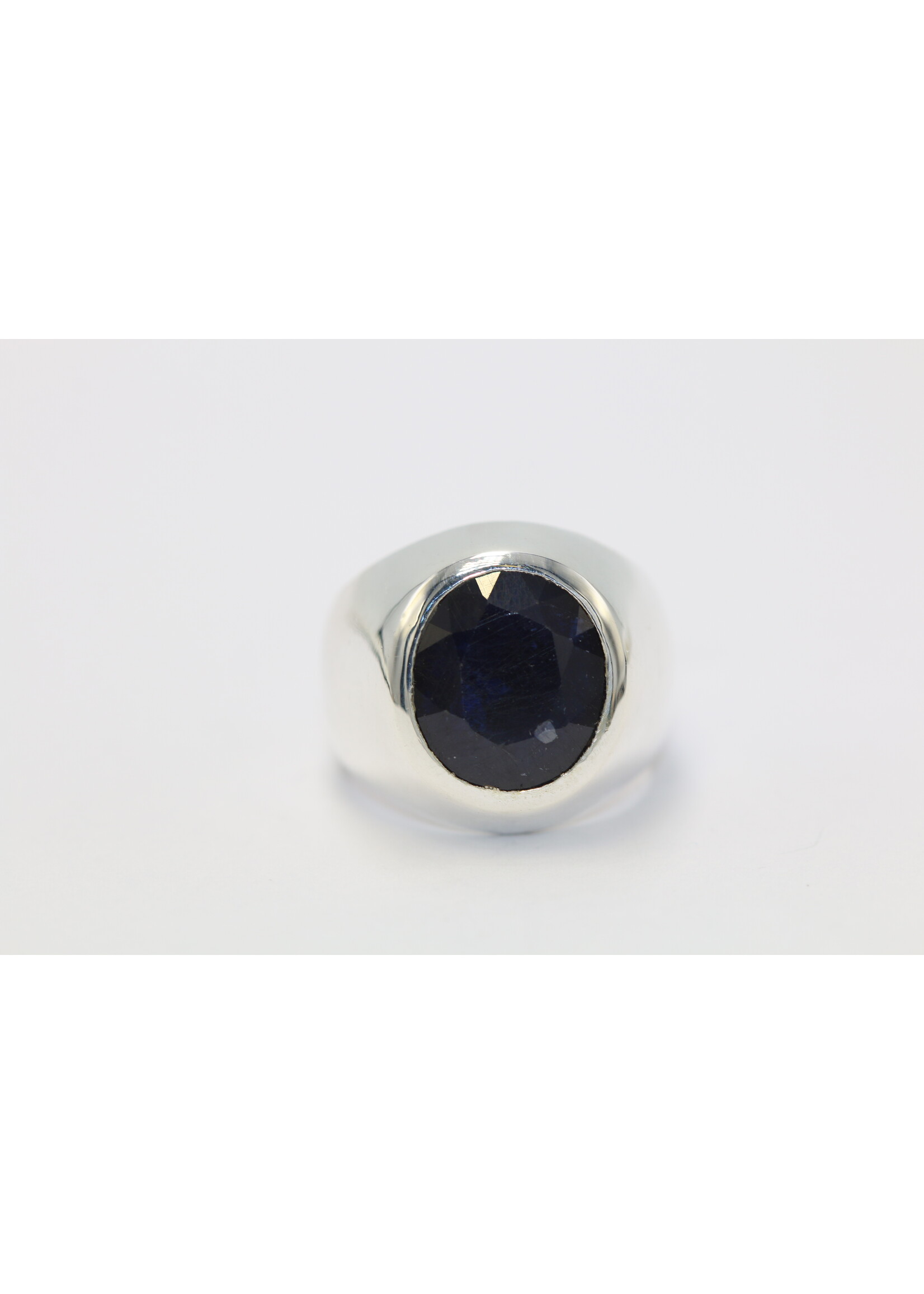 Bague en argent 925 sertie d'un Saphir naturel