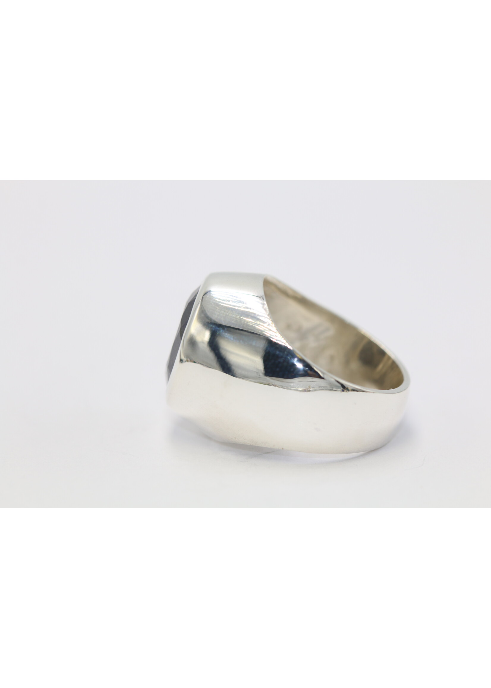 Anello in argento 925 con zaffiro naturale