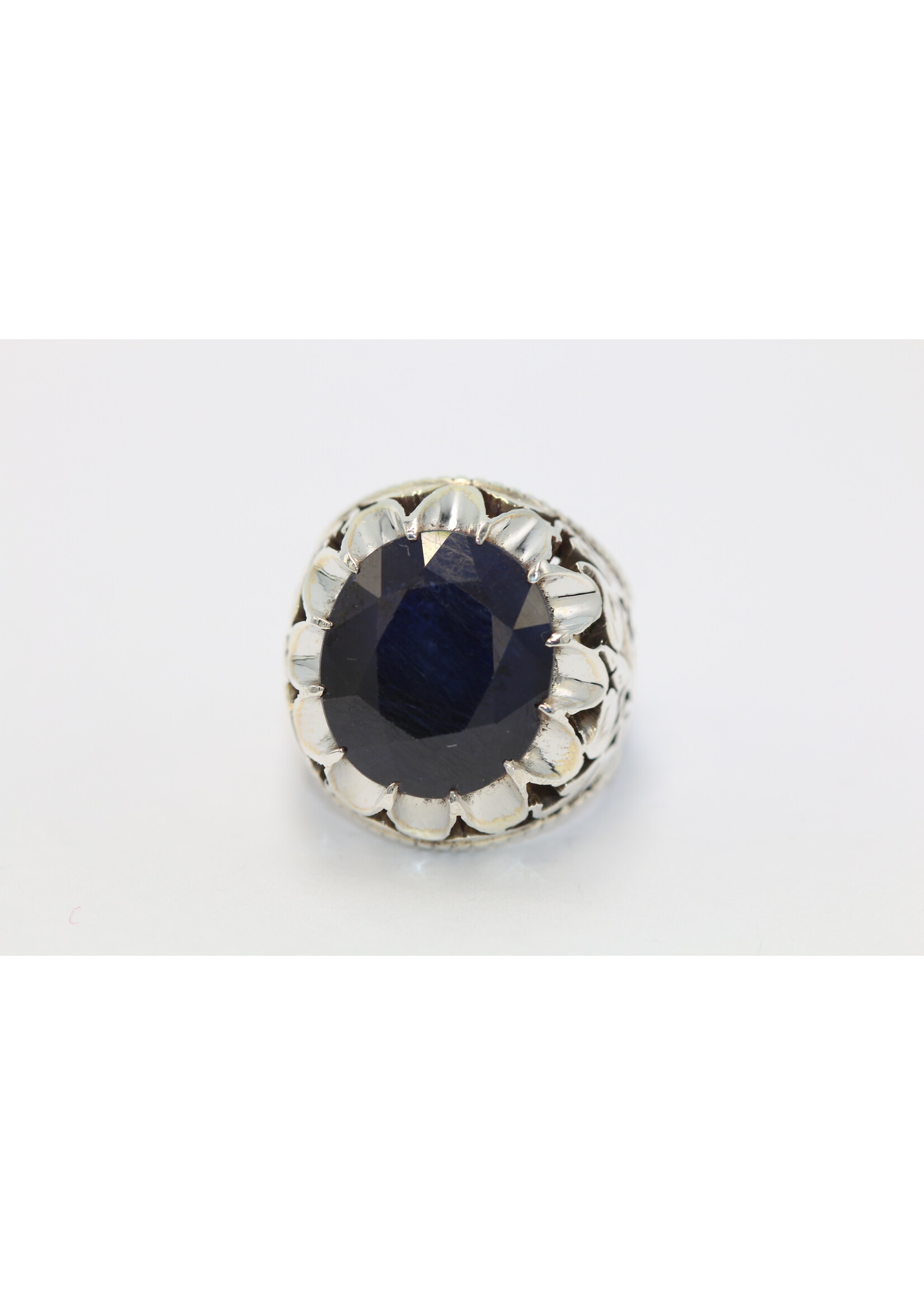 Bague en argent 925 sertie d'un Saphir naturel