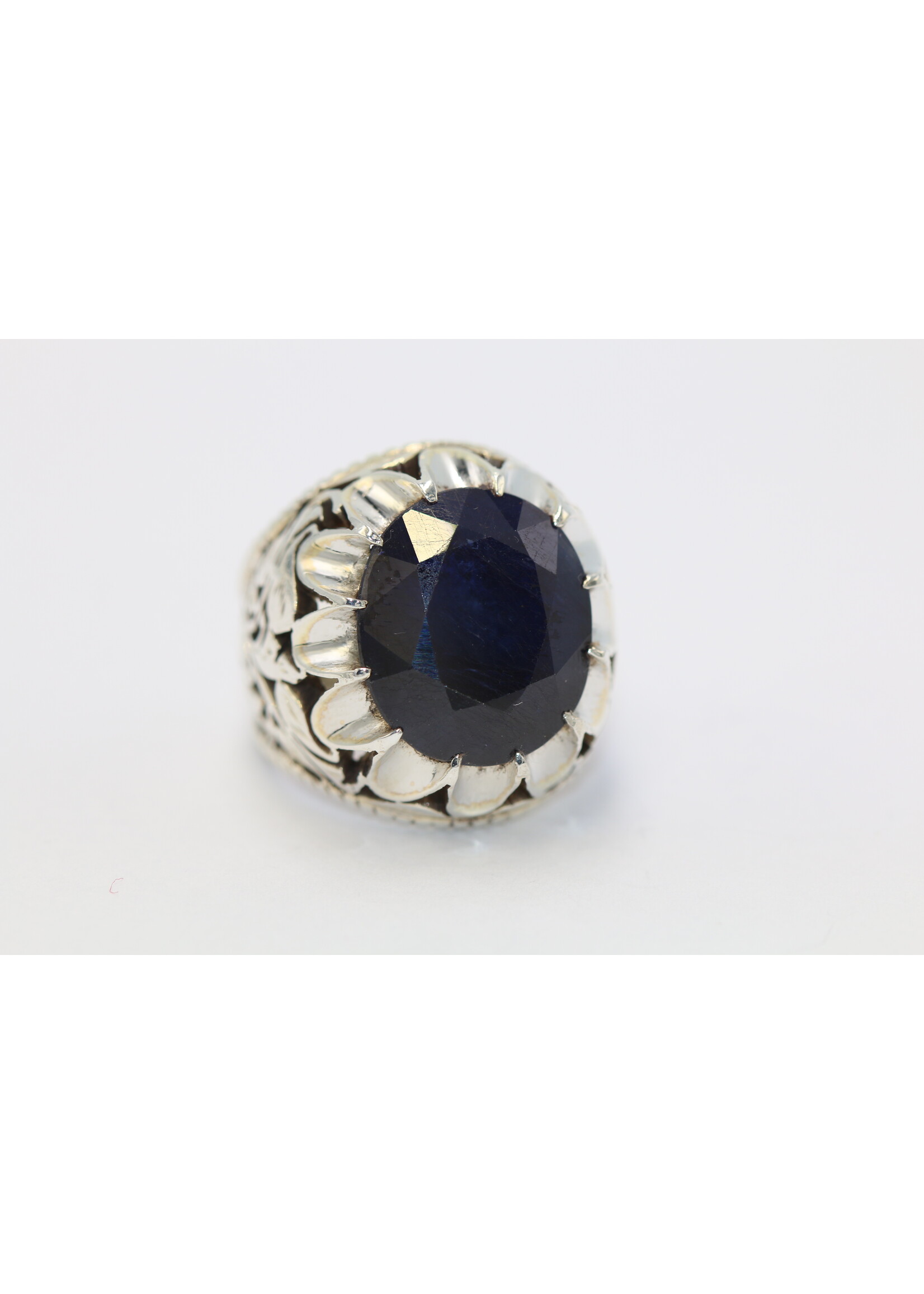 Bague en argent 925 sertie d'un Saphir naturel