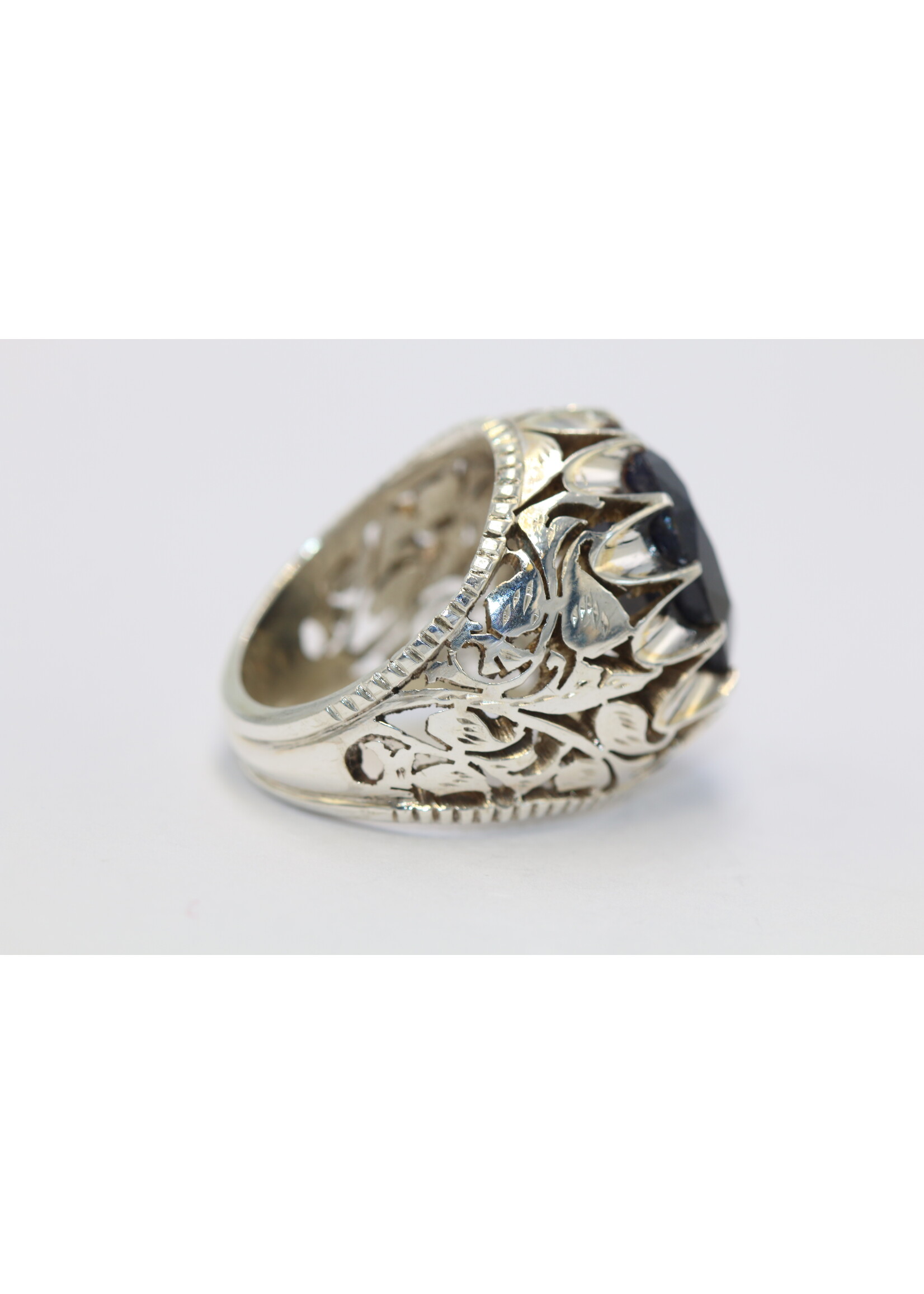 Bague en argent 925 sertie d'un Saphir naturel