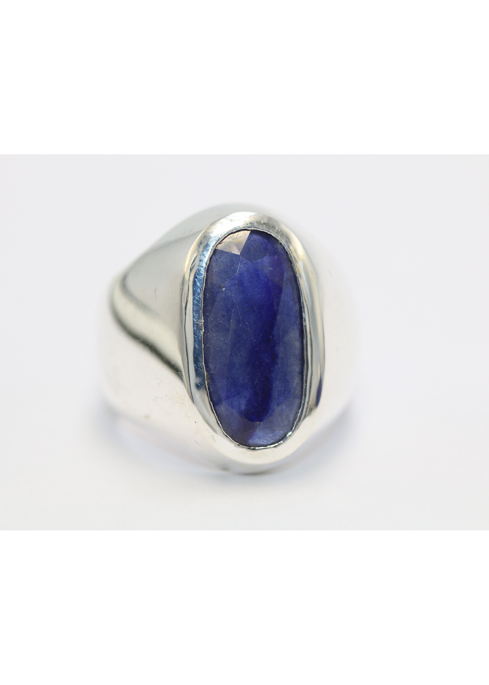Bague en argent 925 sertie d'un Saphir naturel