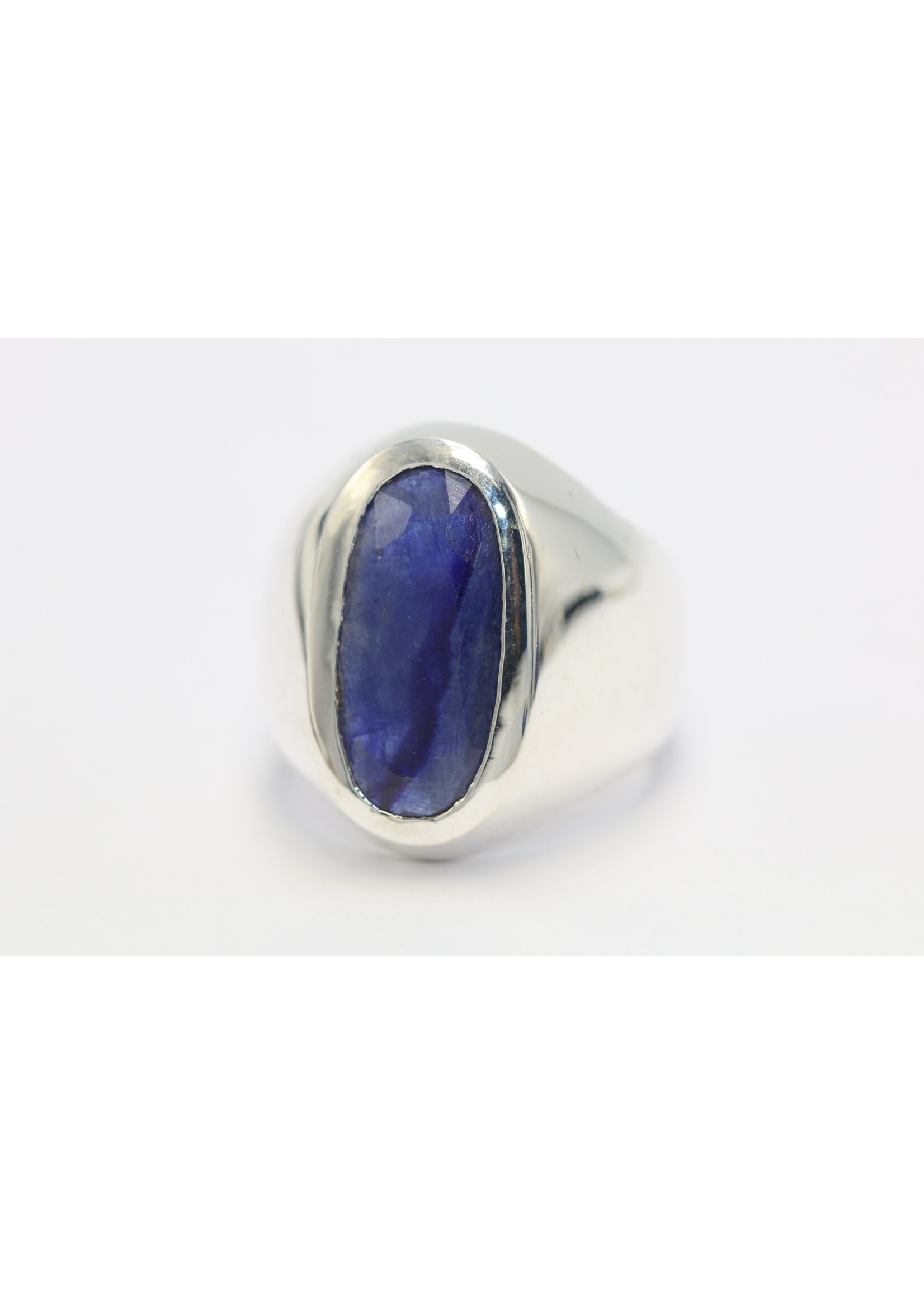 Bague en argent 925 sertie d'un Saphir naturel