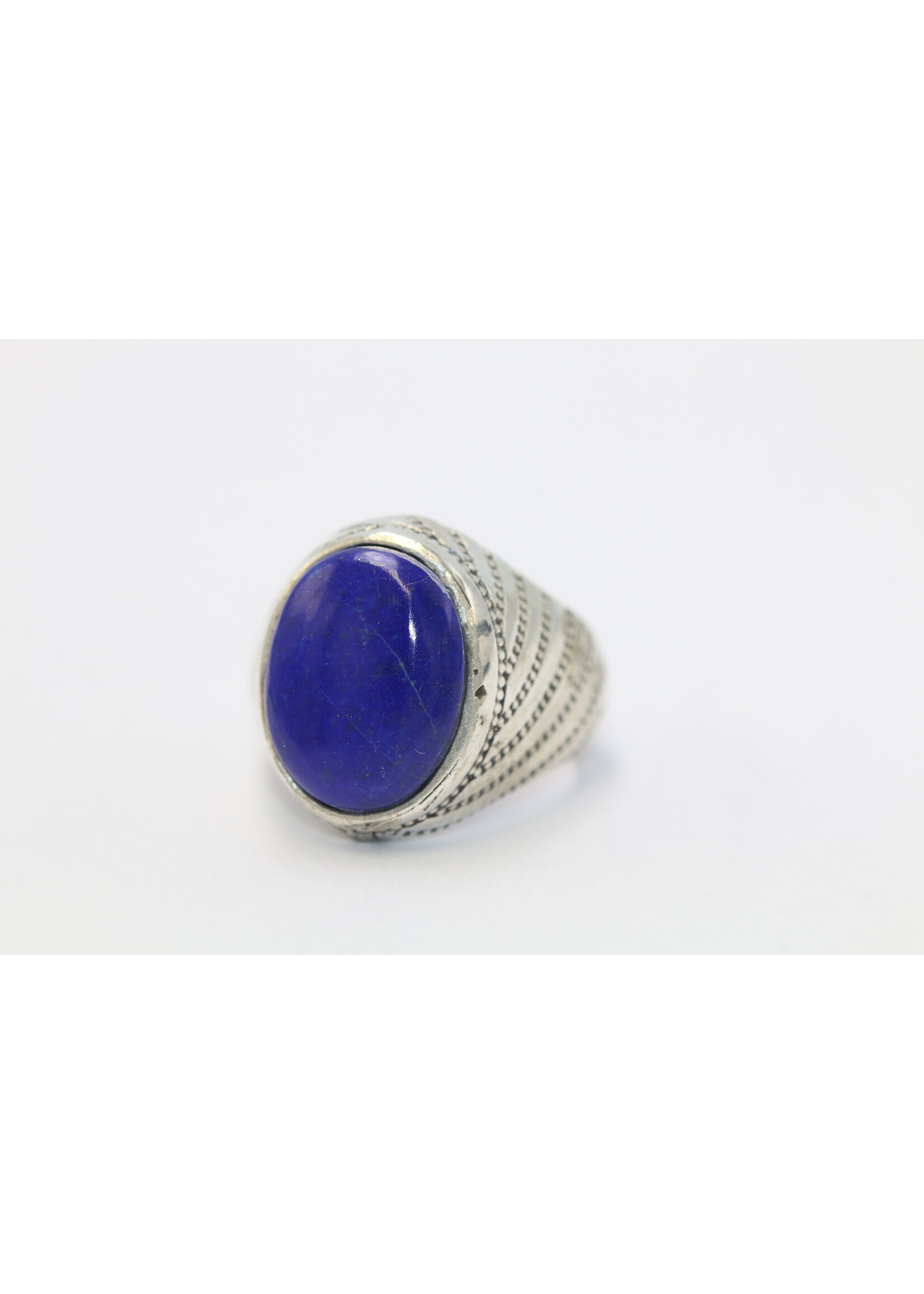 Bague en argent 925 sertie de Lapis lazuli naturel