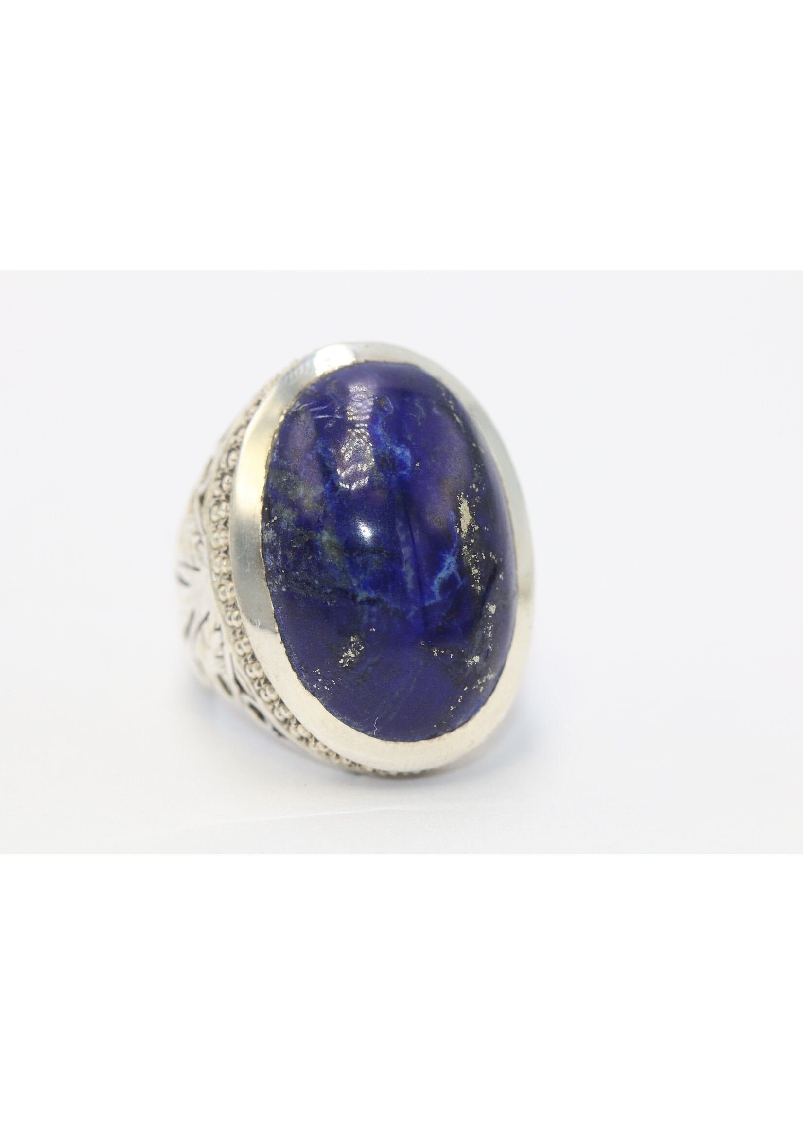 925 silver ring set with natural Lapis lazuli