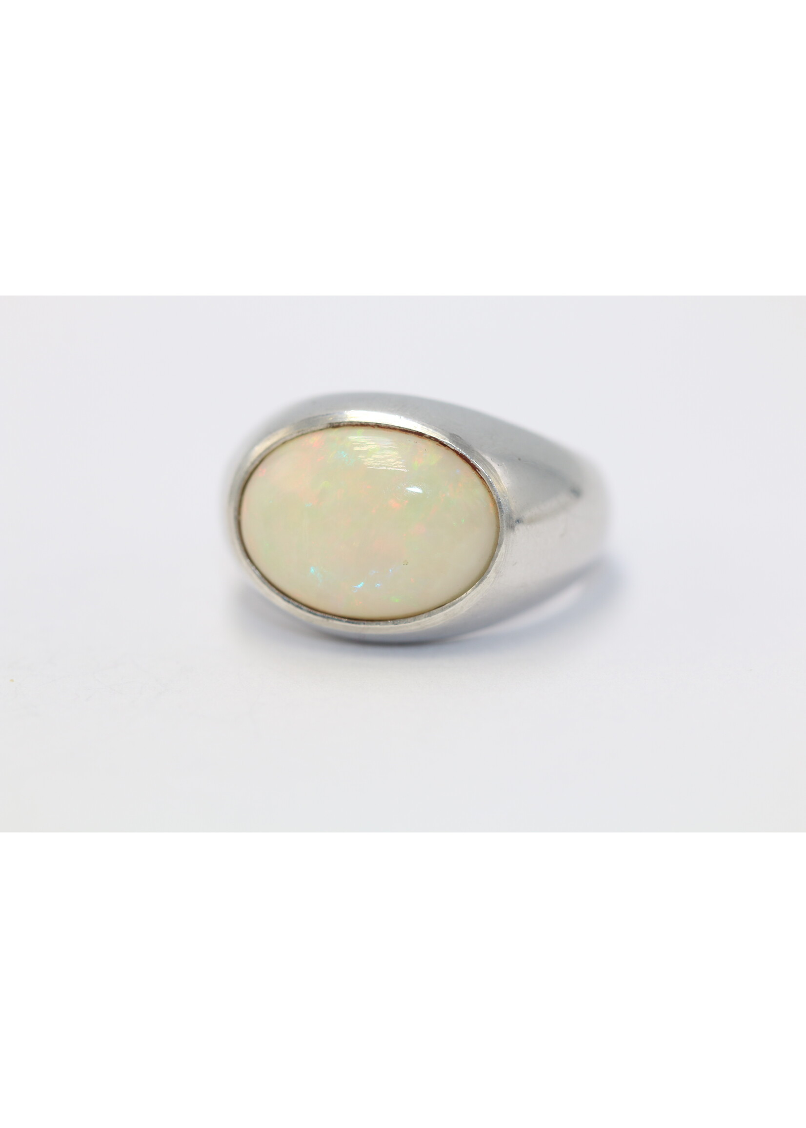 925 zilver ring bezet met natuurlijke Opaal