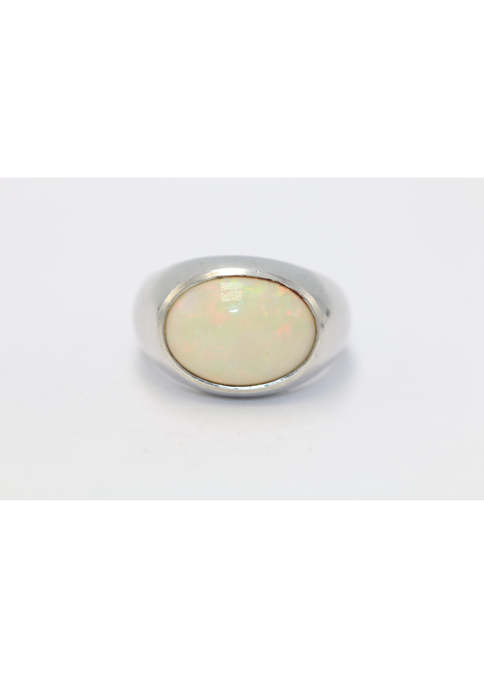 925 zilver ring bezet met natuurlijke Opaal