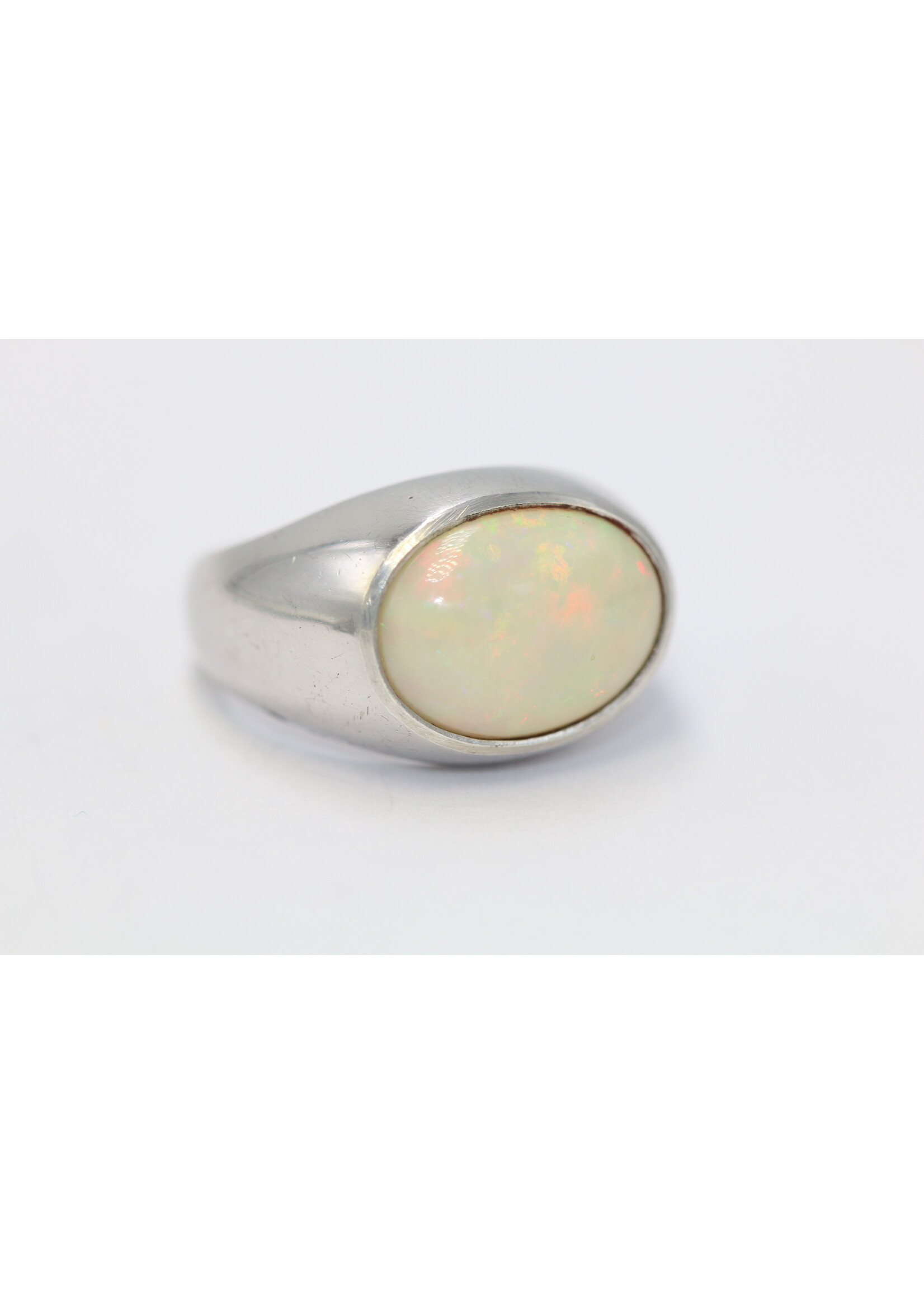 925 zilver ring bezet met natuurlijke Opaal