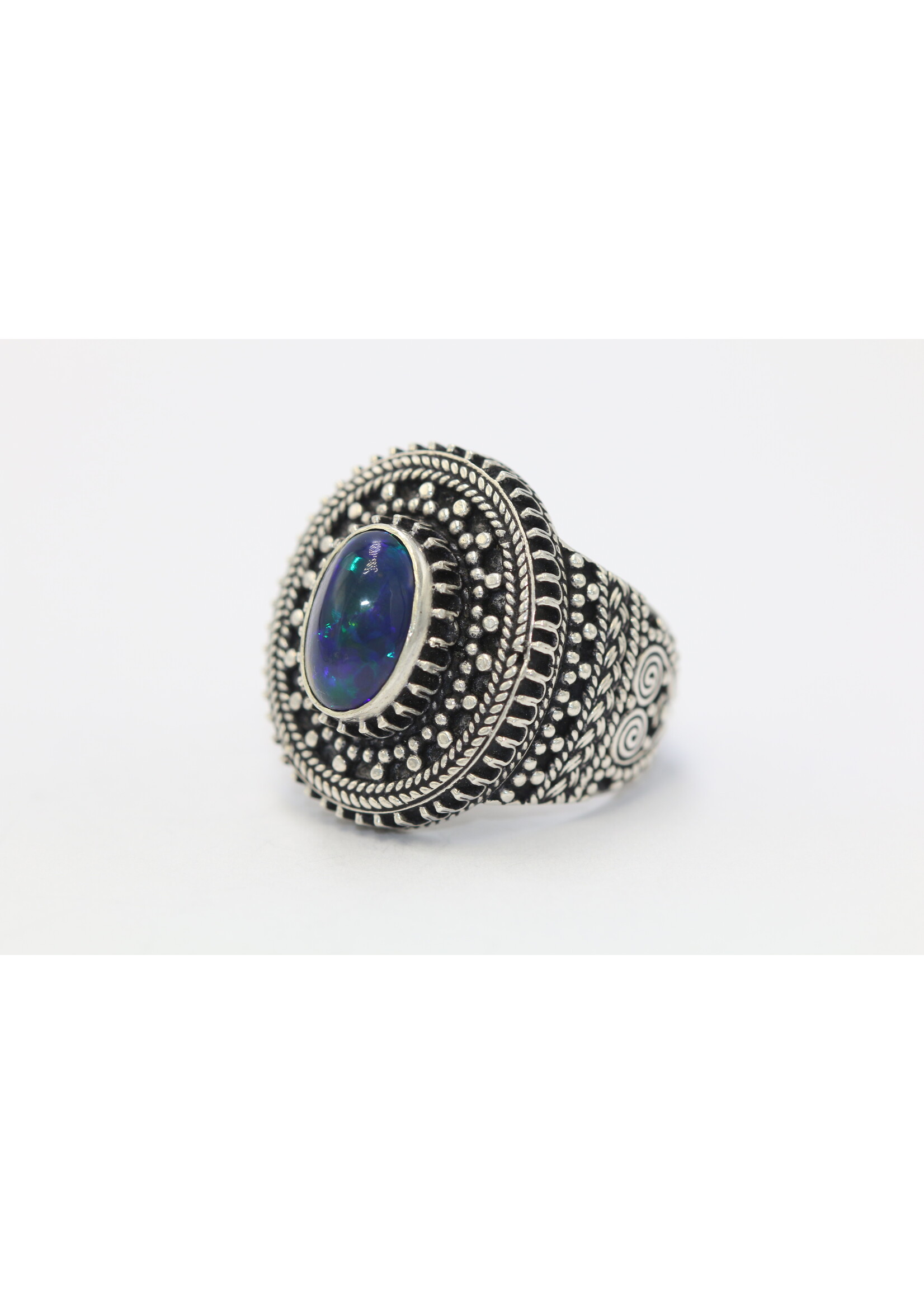 Bague en argent 925 sertie d'opale noire naturelle