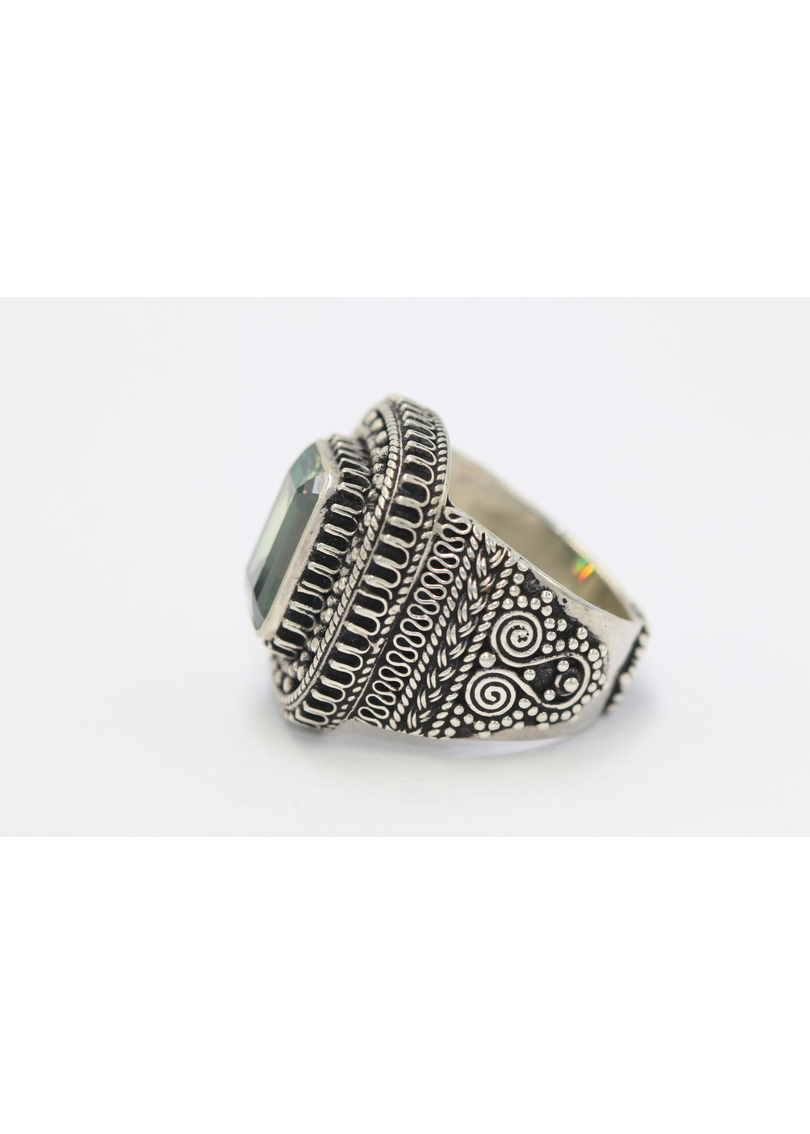925 silver ring set with natural moissanite