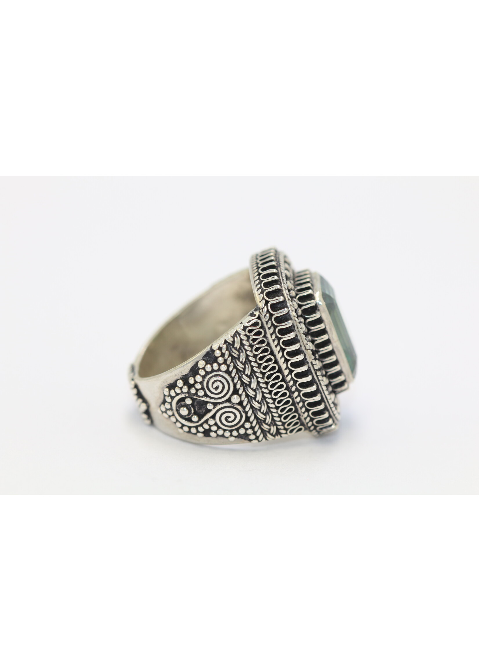 925 silver ring set with natural moissanite