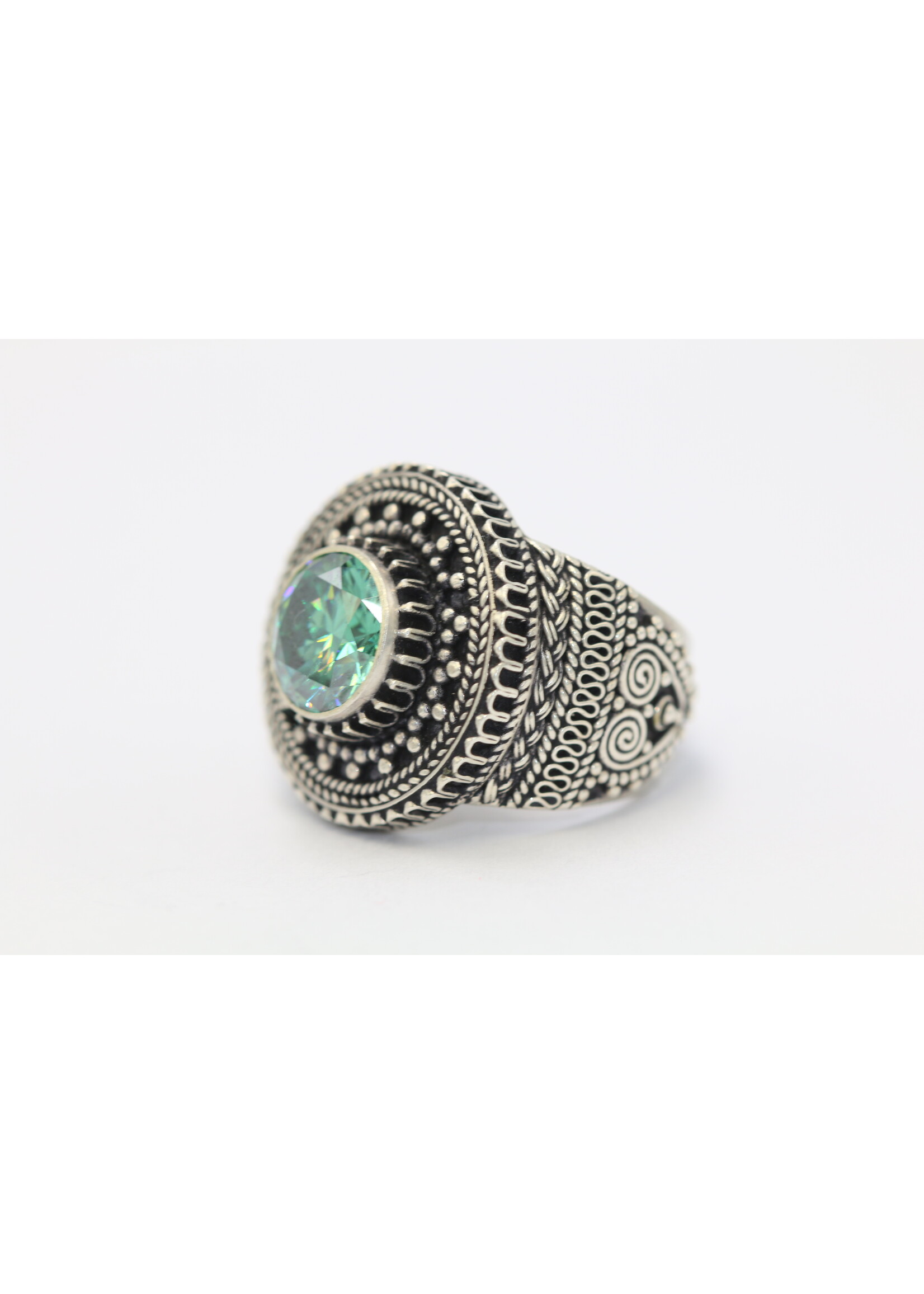 925 silver ring set with natural moissanite