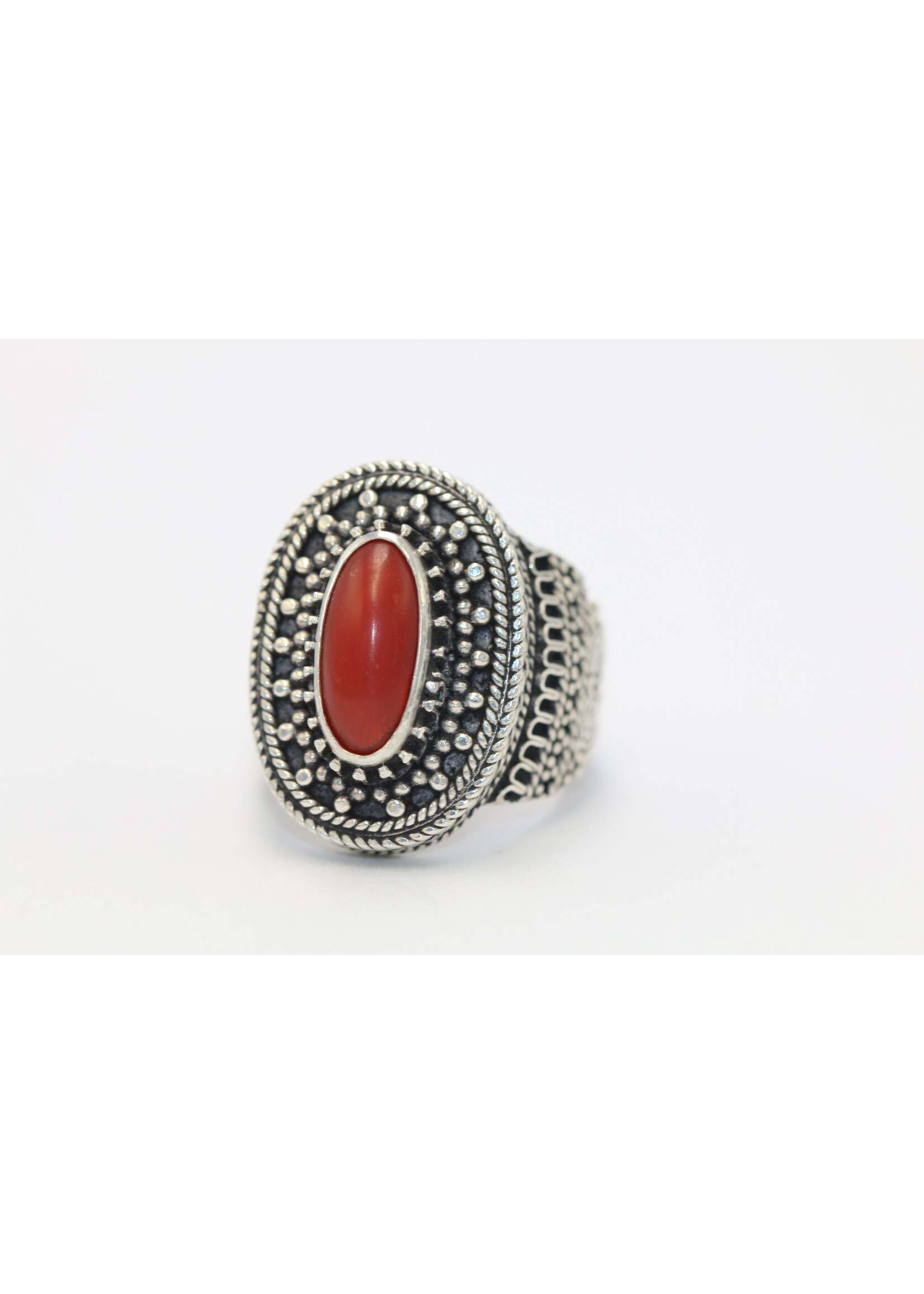 925 silver ring set with natural coral