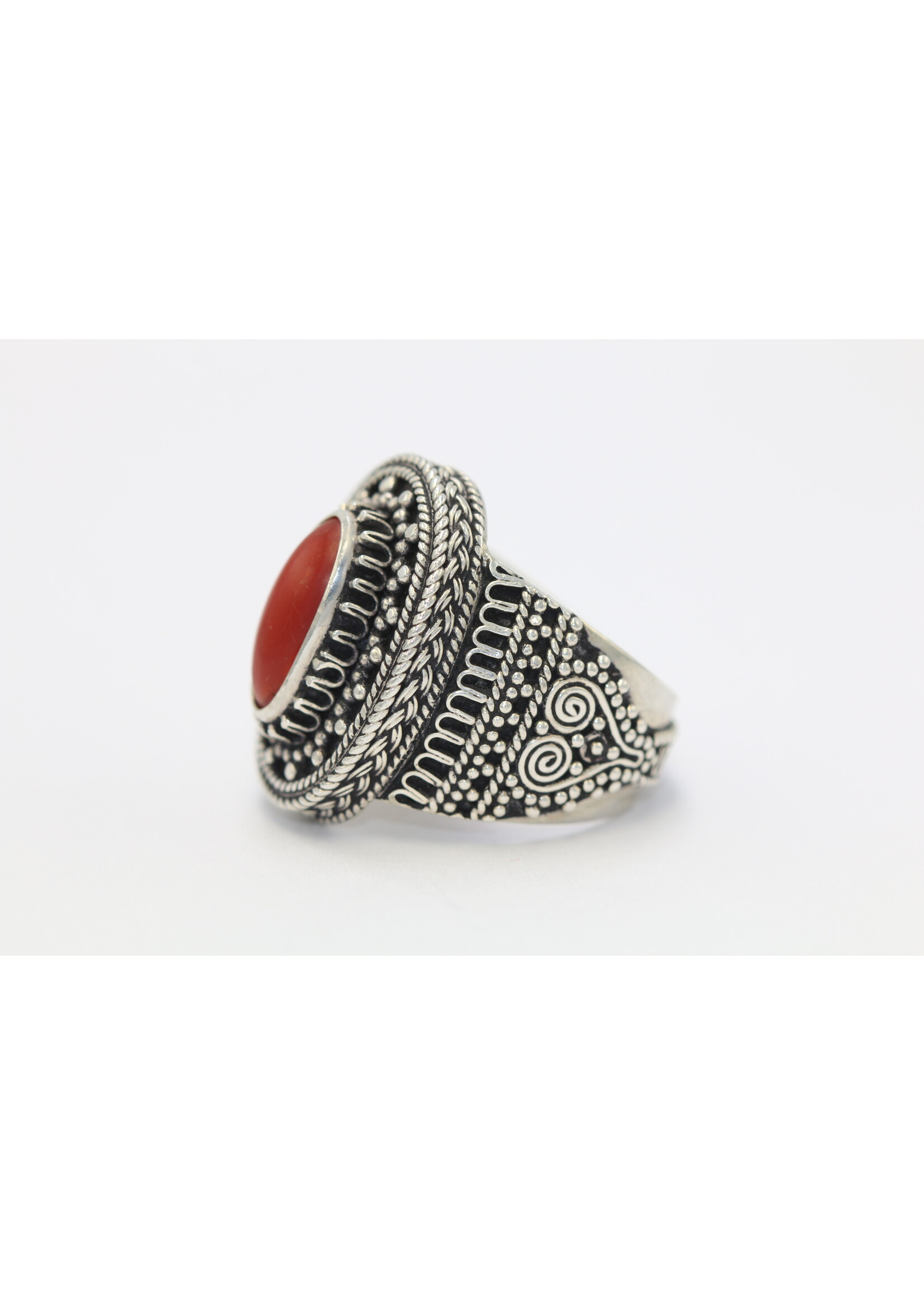925 silver ring set with natural coral
