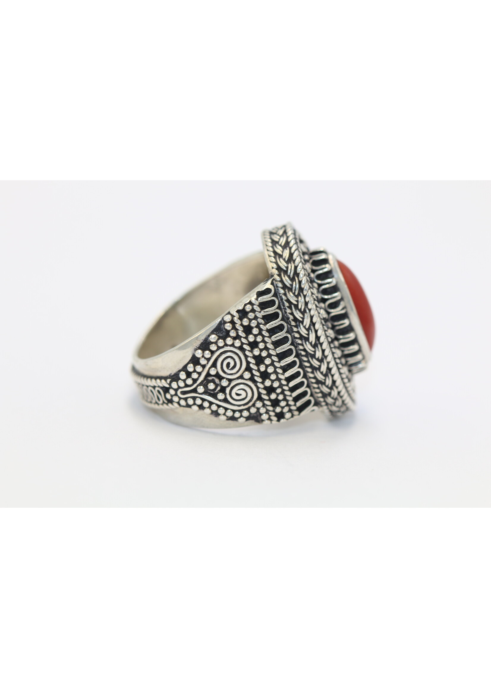925 silver ring set with natural coral