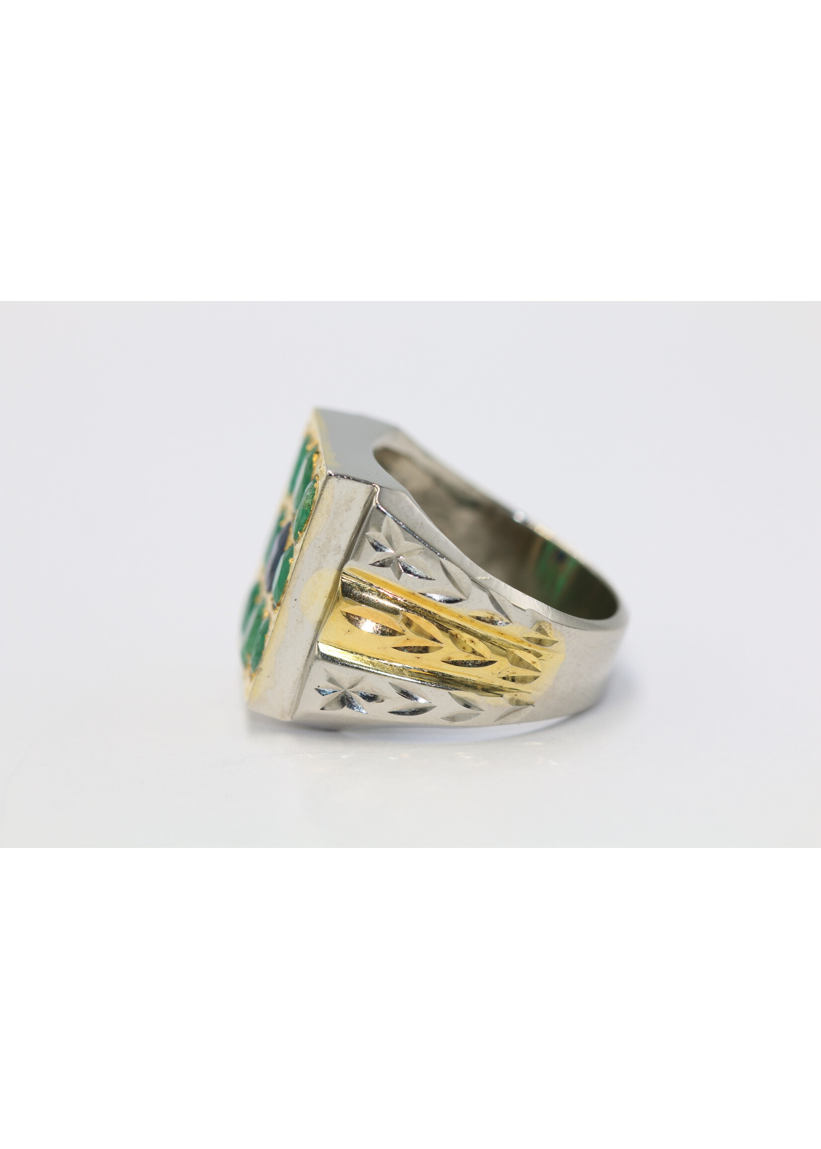 925 silver ring set with natural sapphire and emeralds