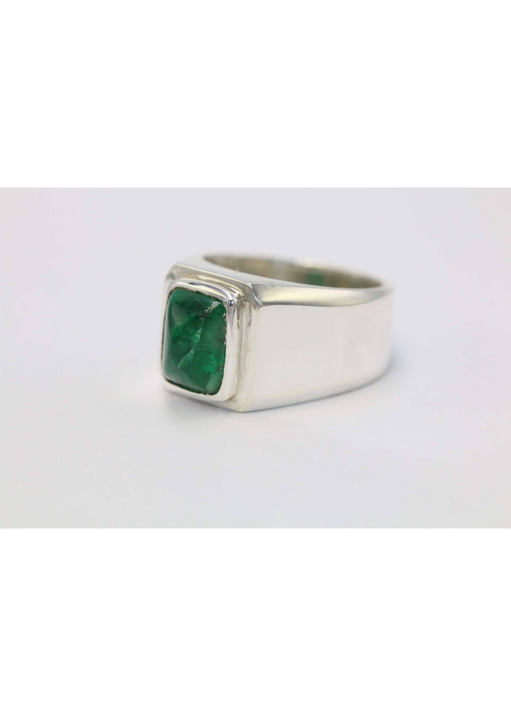 925 silver ring set with natural emerald