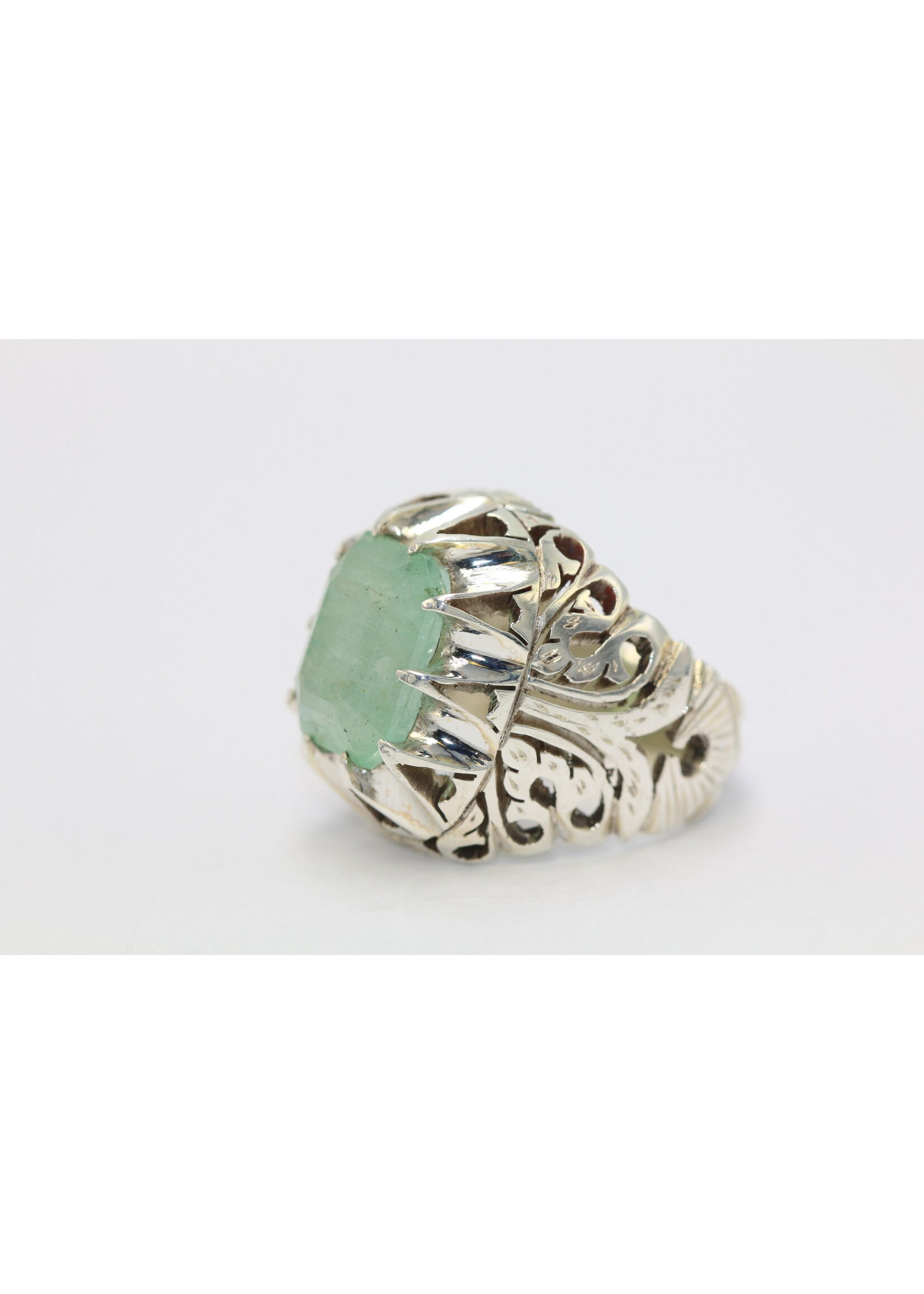 925 silver ring set with natural emerald