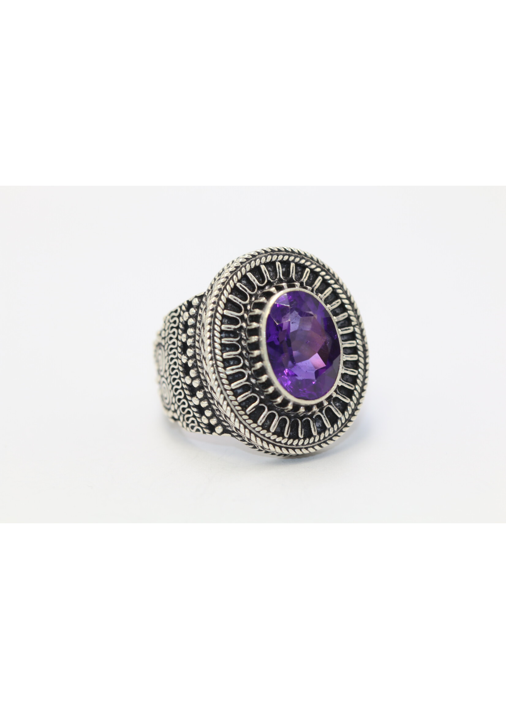 925 silver ring set with natural amethyst