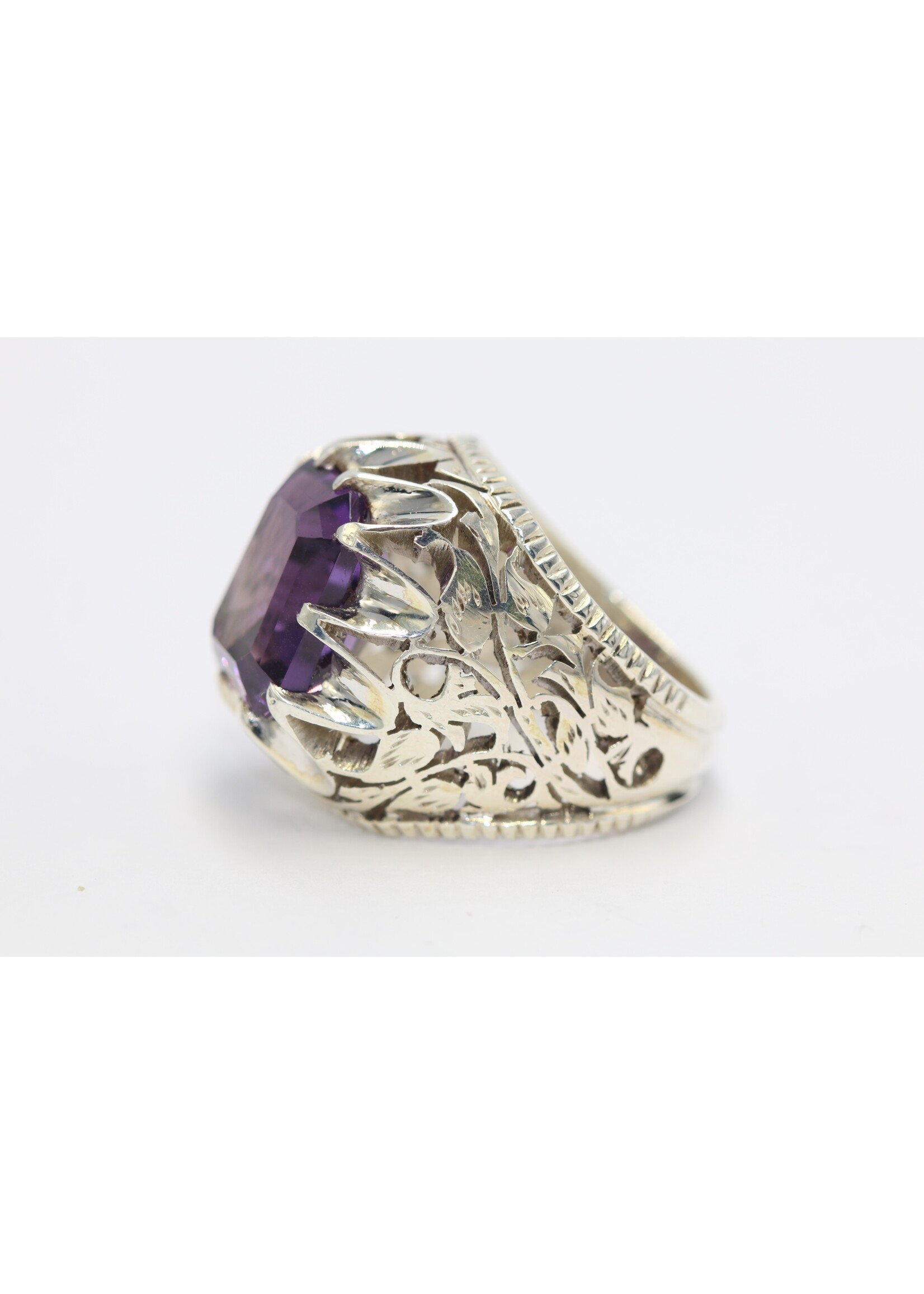 925 zilver ring bezet met natuurlijke Amethist