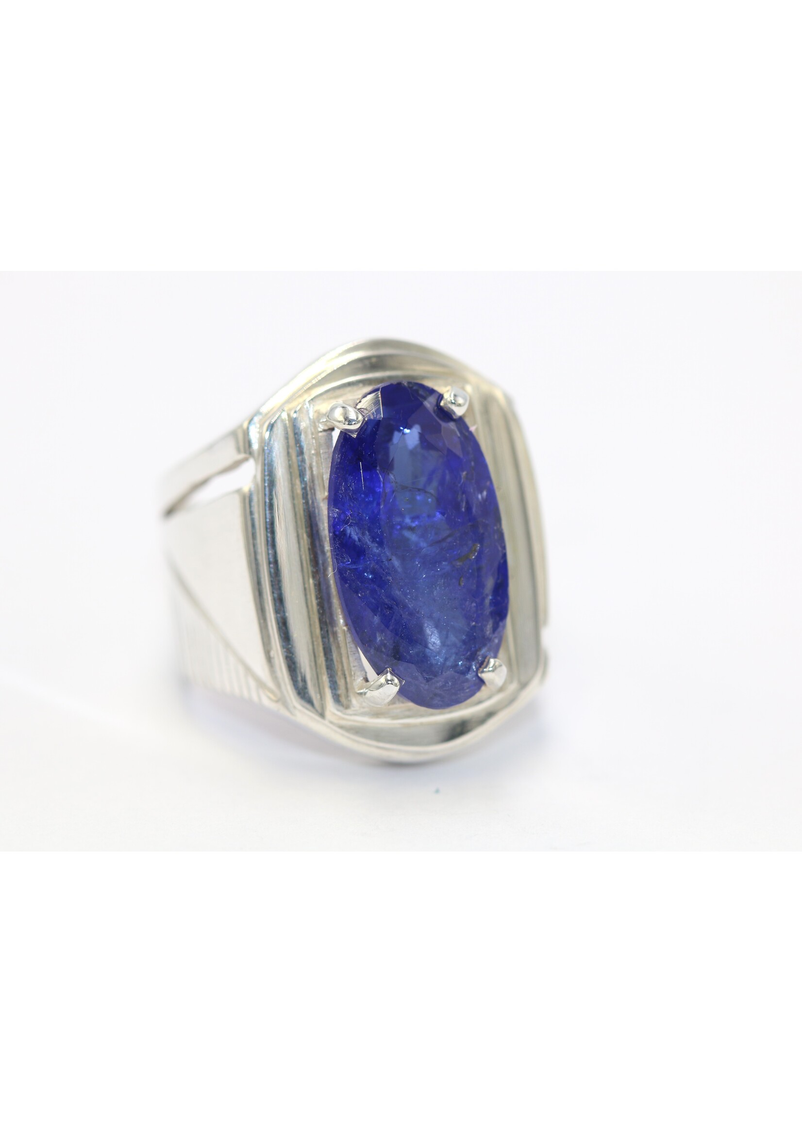 Bague en argent 925 sertie de Tanzanite naturelle