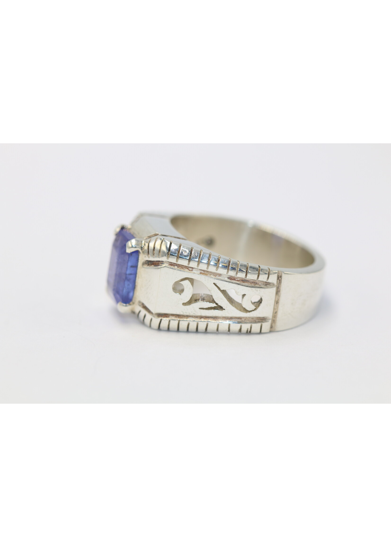 925 zilver ring bezet met natuurlijke Tanzaniet