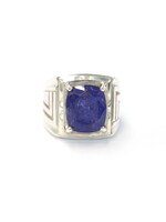 Ring with Tanzanite