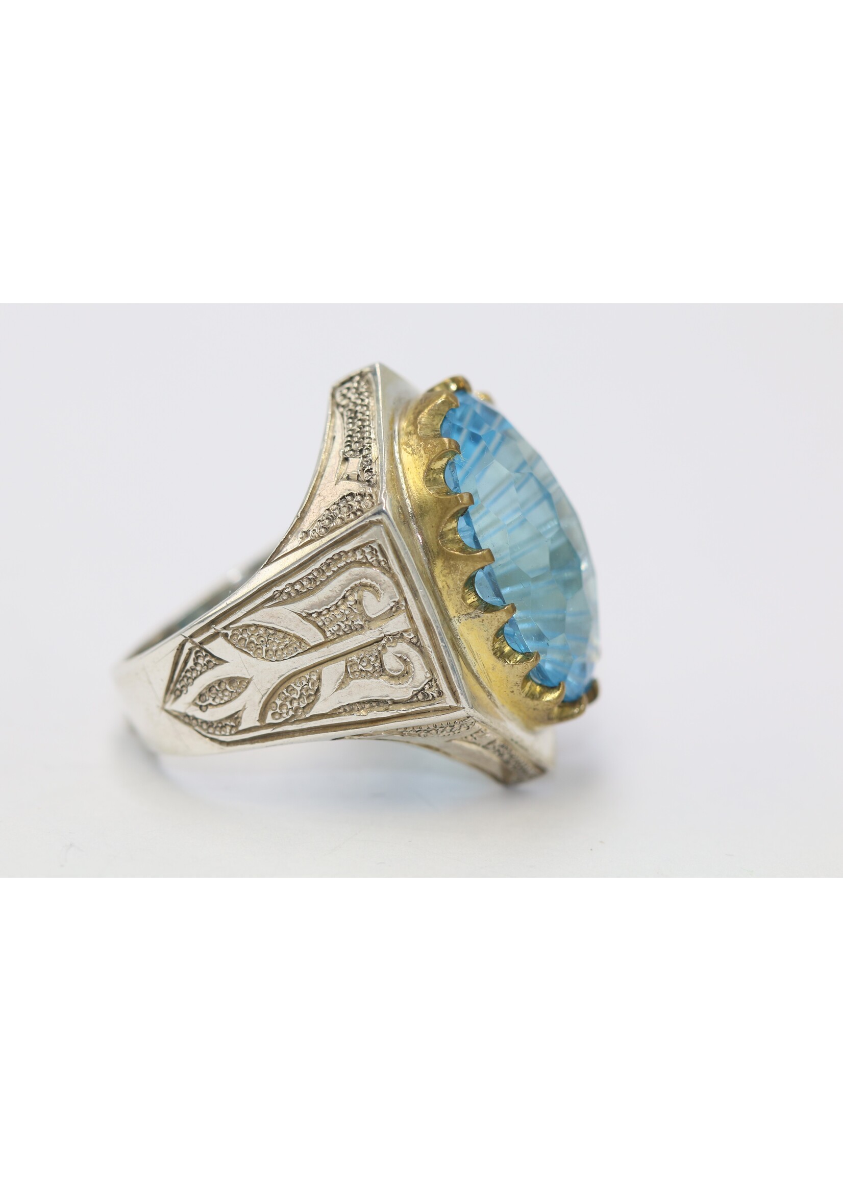 Bague en argent 925 sertie d'une Topaze naturelle