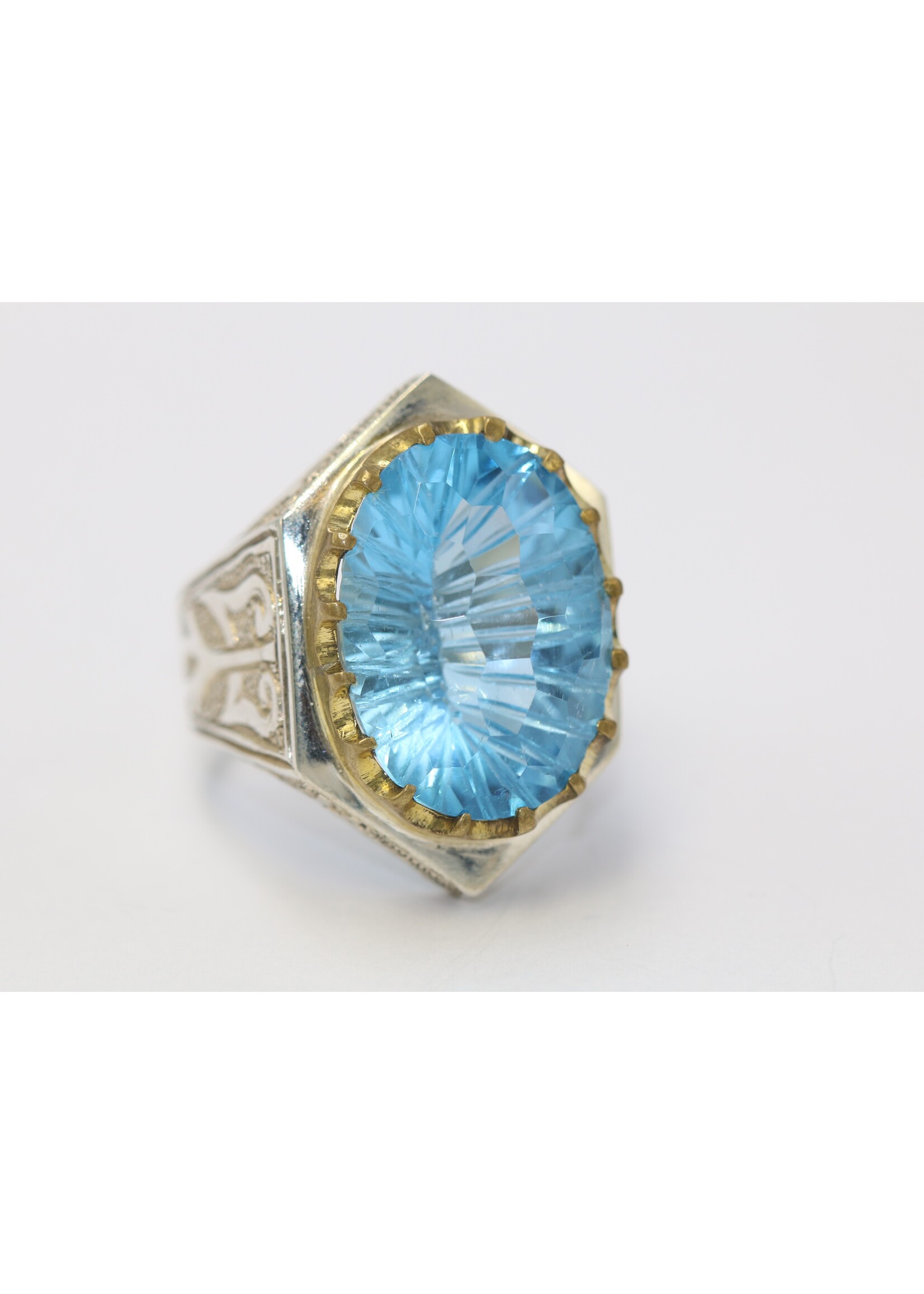 Bague en argent 925 sertie d'une Topaze naturelle