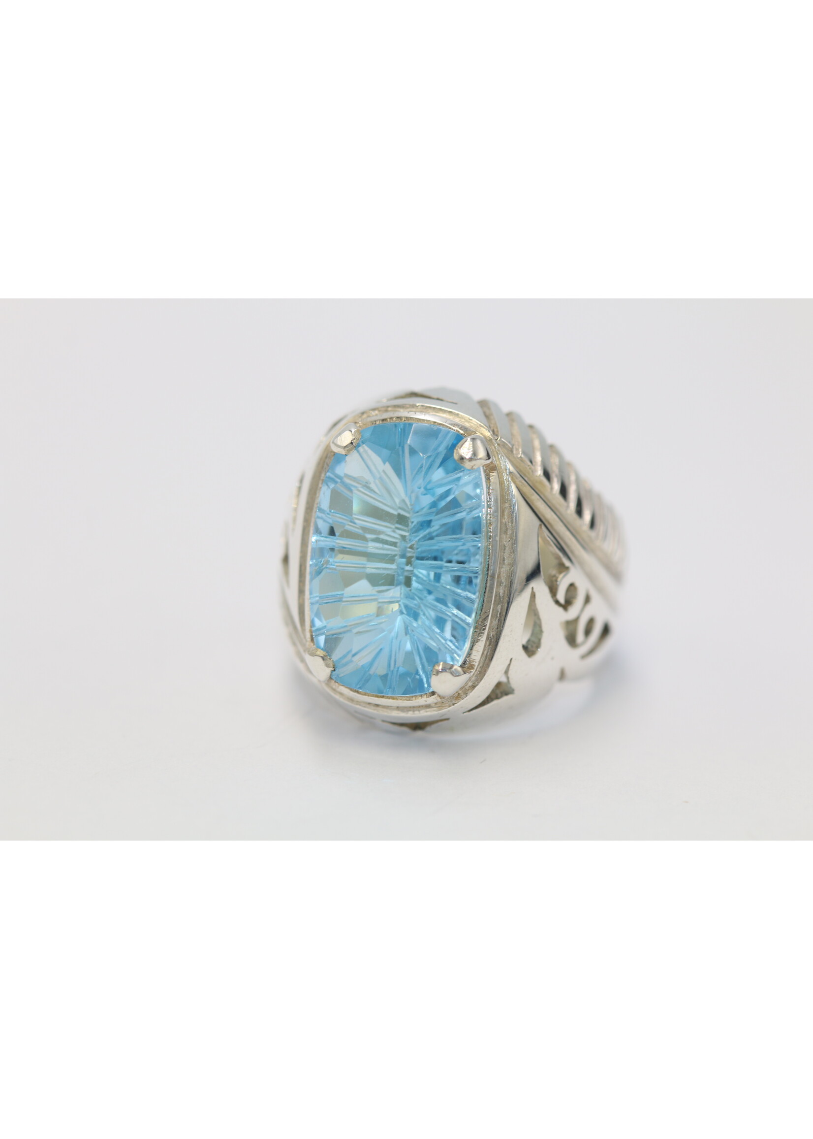 925 silver ring set with natural Topaz