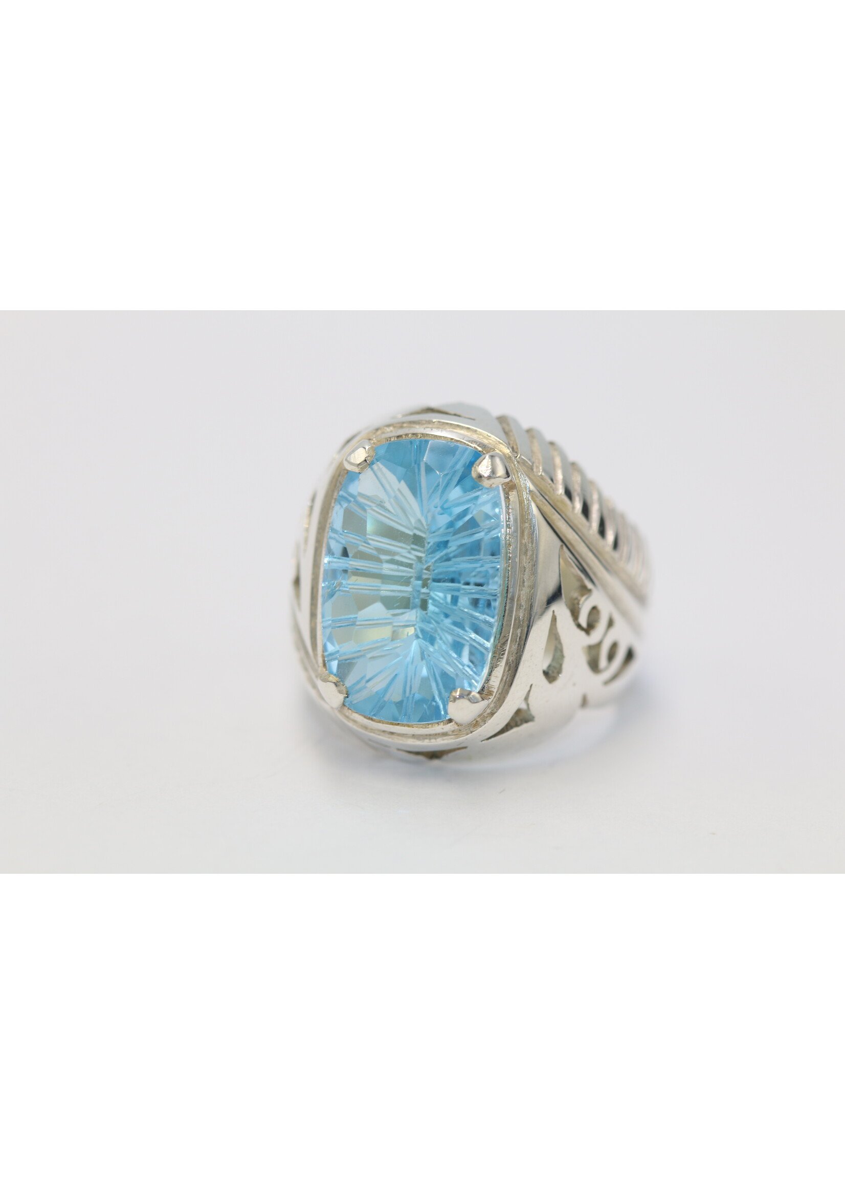 Bague en argent 925 sertie d'une Topaze naturelle