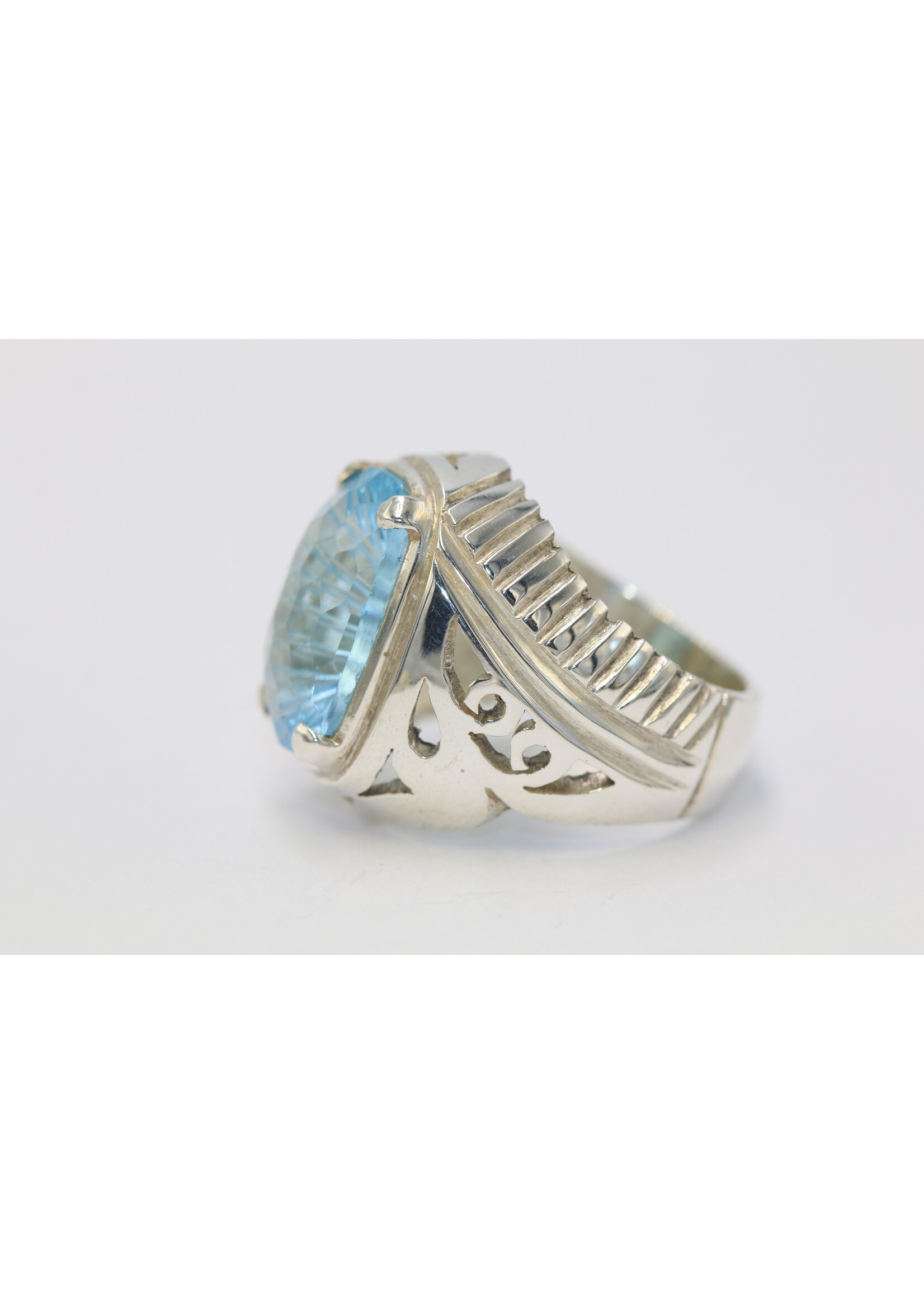 925 silver ring set with natural Topaz