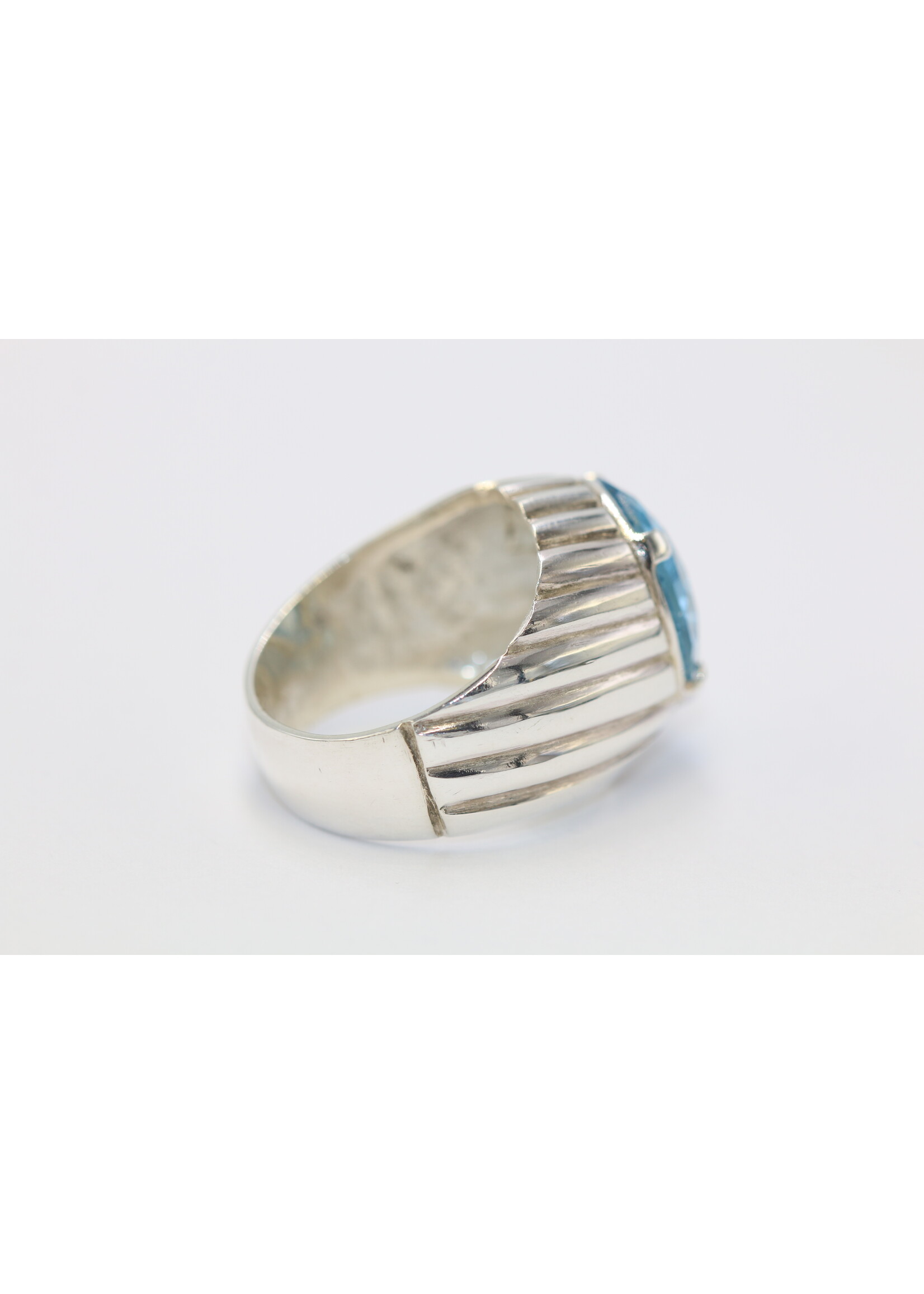 925 zilver ring bezet met natuurlijke Topaas