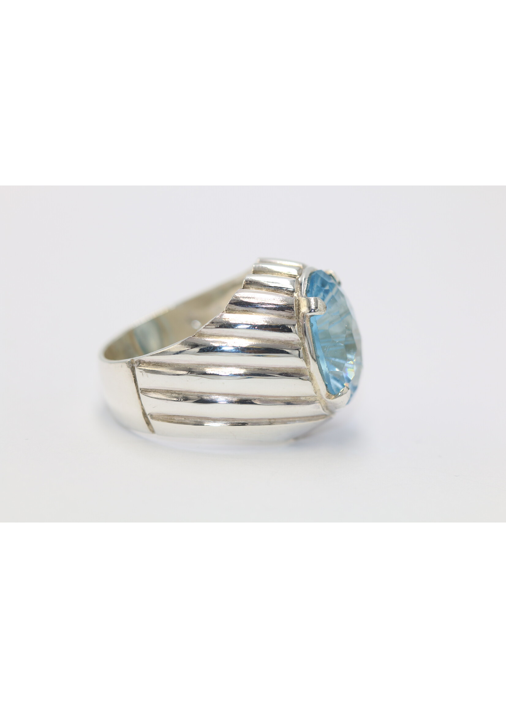 925 zilver ring bezet met natuurlijke Topaas