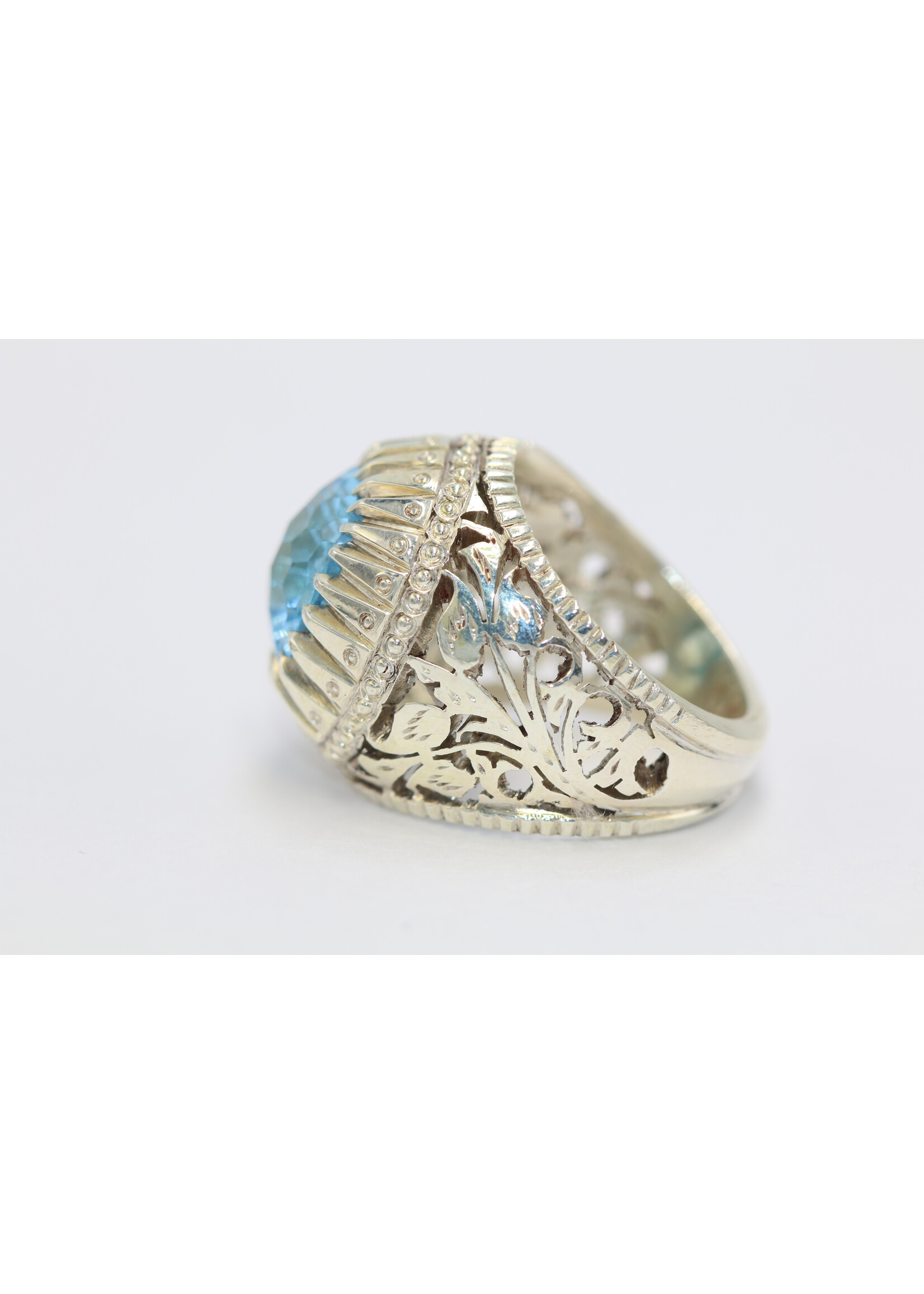 Bague en argent 925 sertie d'une Topaze naturelle
