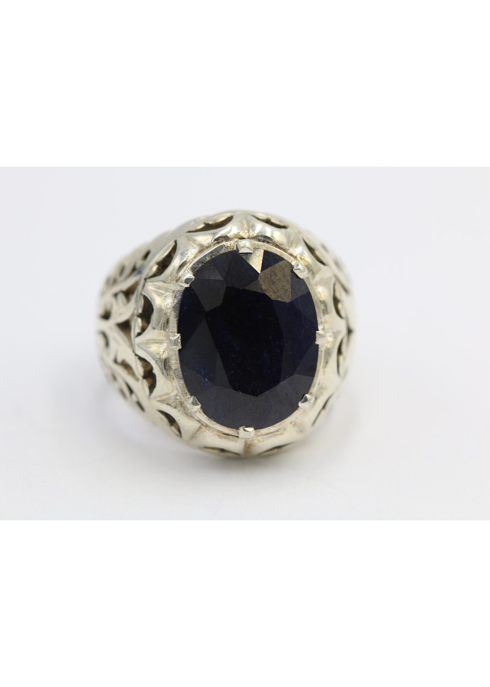 925 silver ring set with natural sapphire