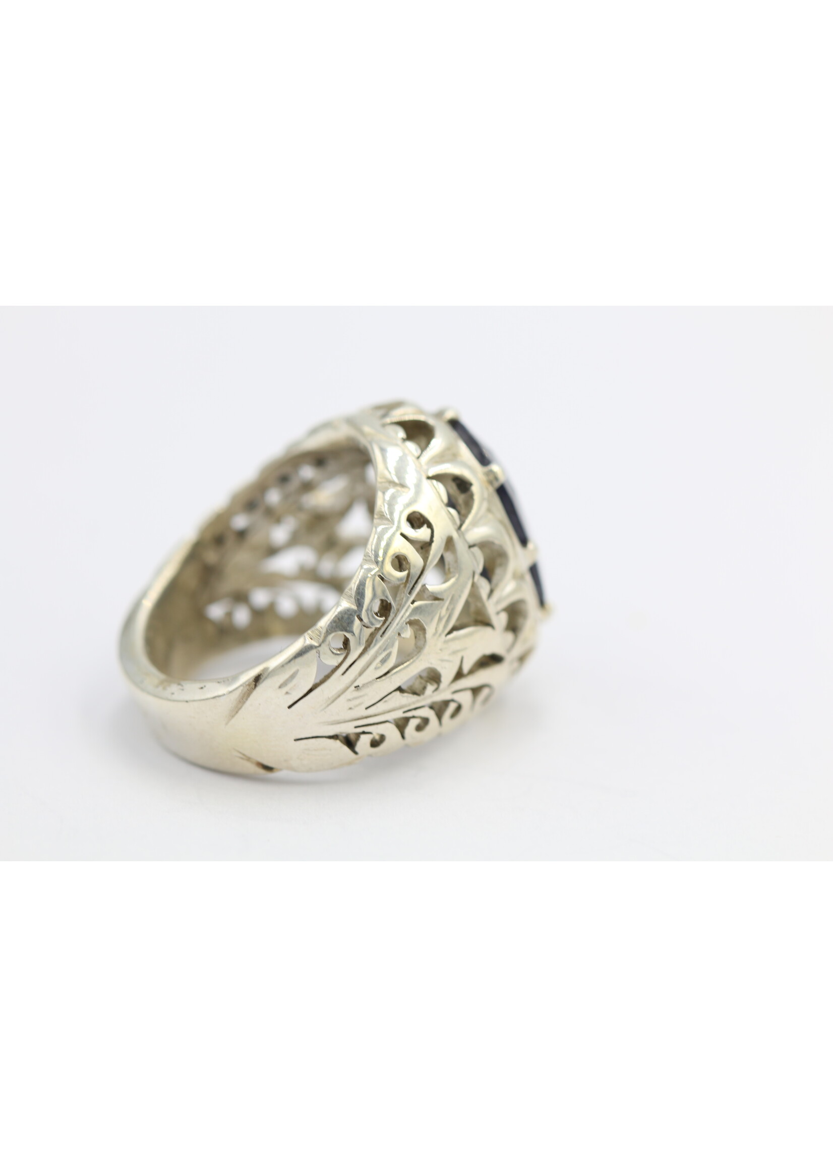 925 zilver ring bezet met natuurlijke Saffier