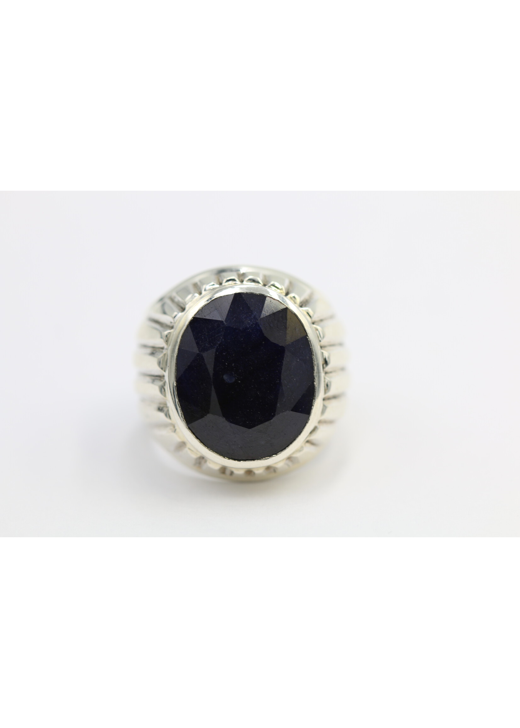 925 silver ring set with natural sapphire