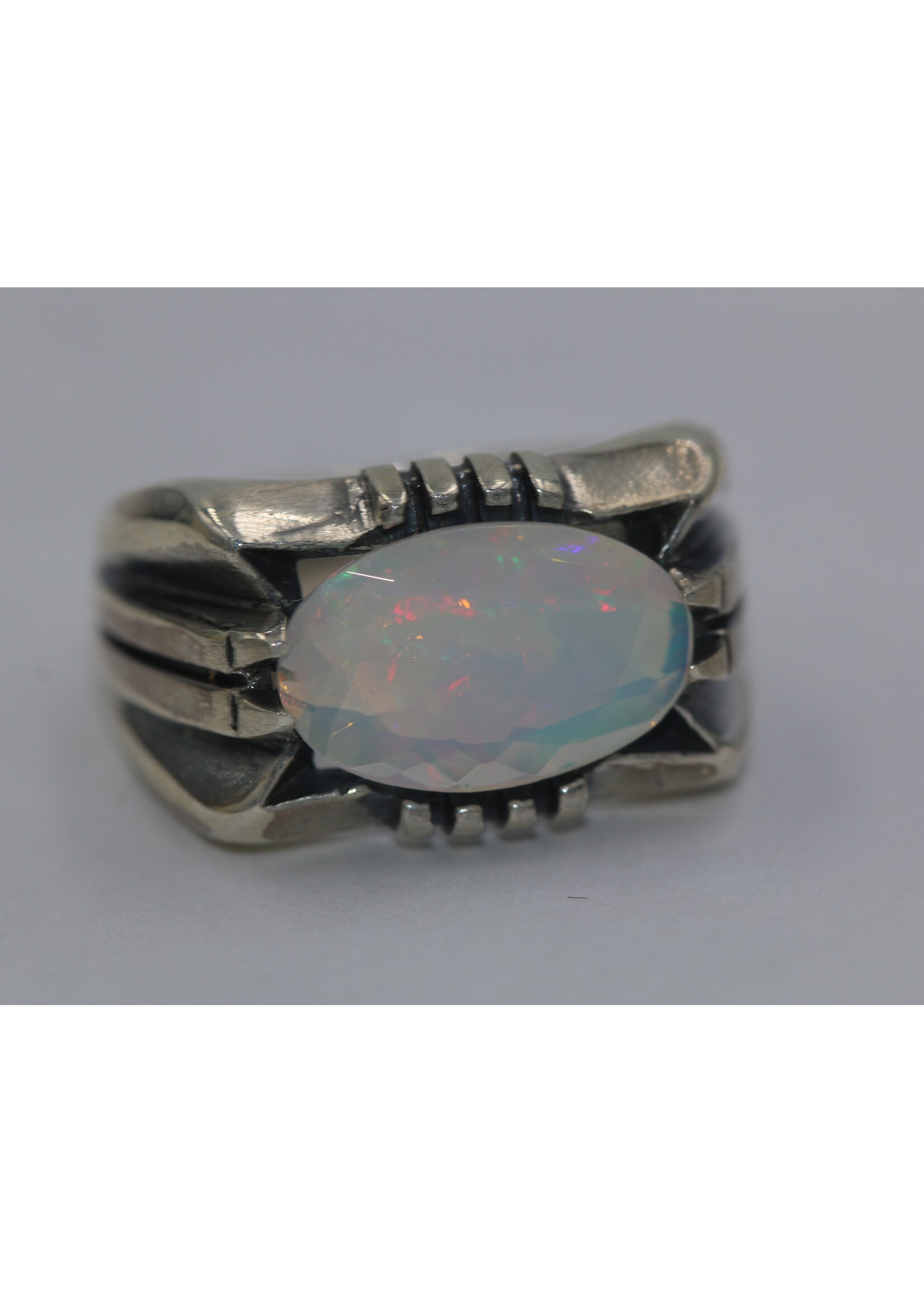 Anello in argento 925 con opale naturale