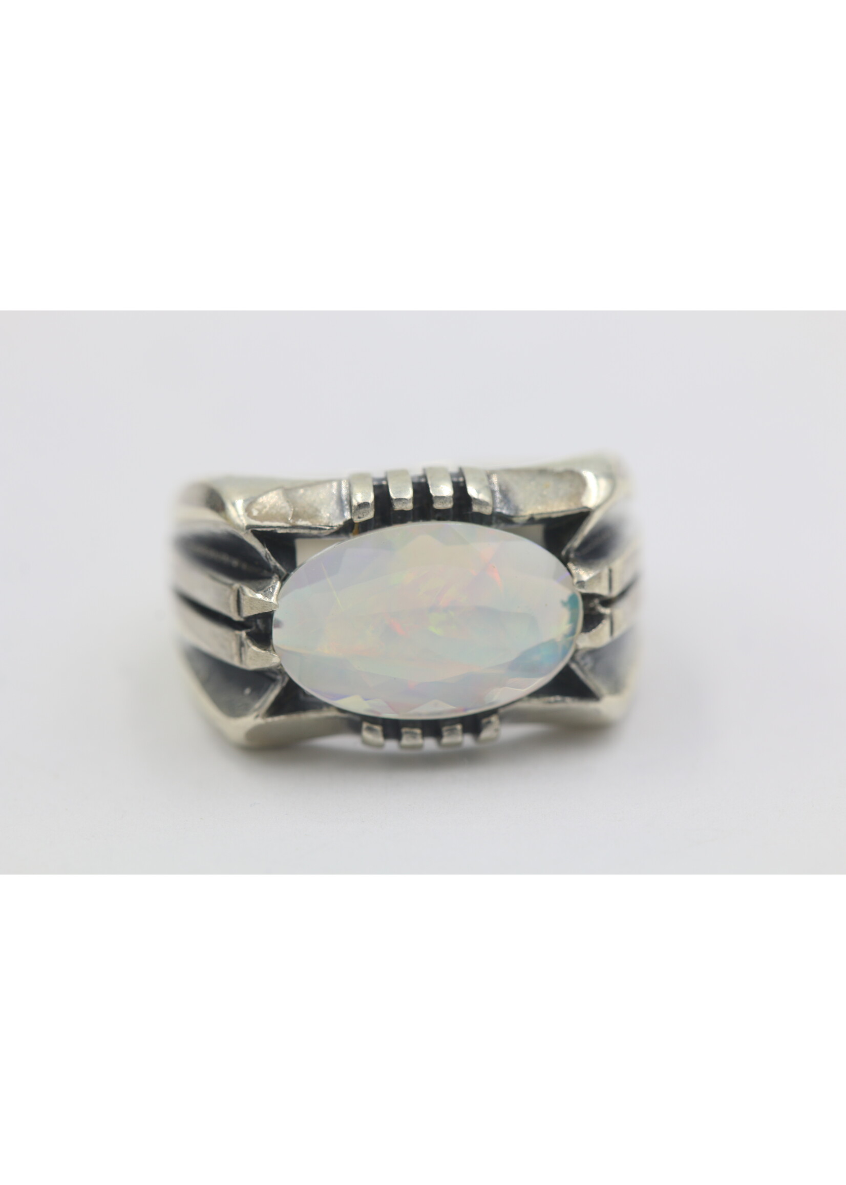 Anello in argento 925 con opale naturale