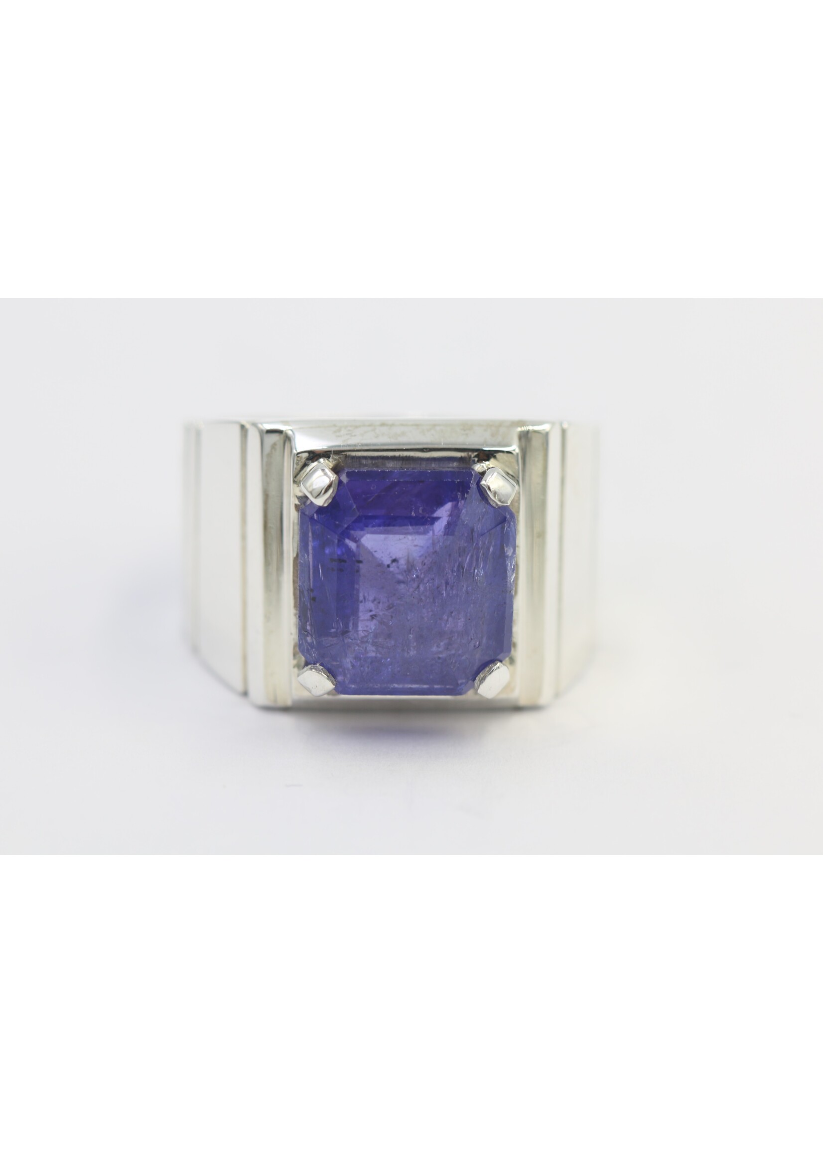 Bague en argent 925 sertie de Tanzanite naturelle