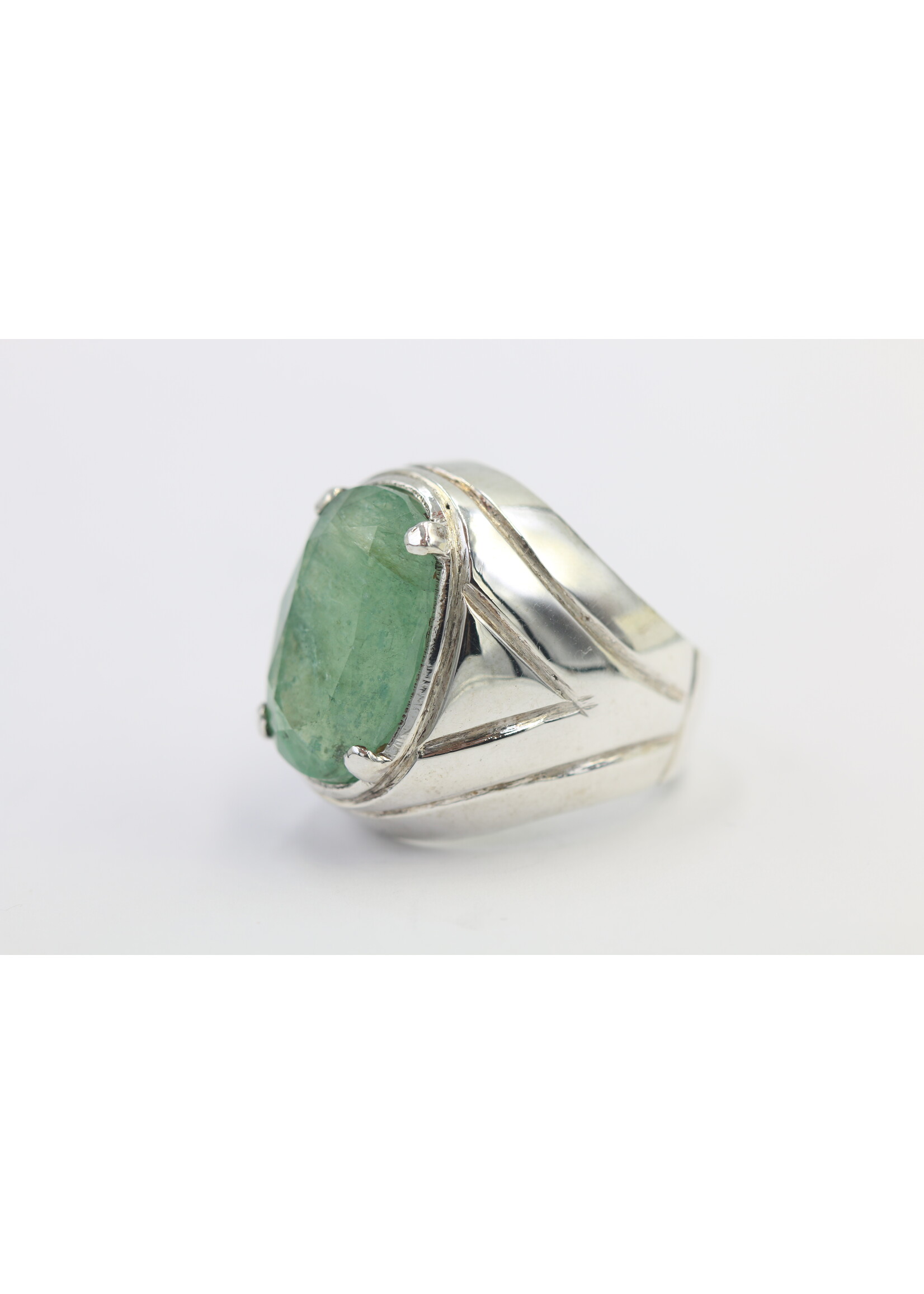 925 silver ring set with natural emerald