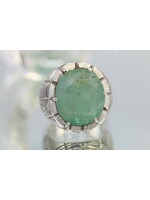 Ring with emerald