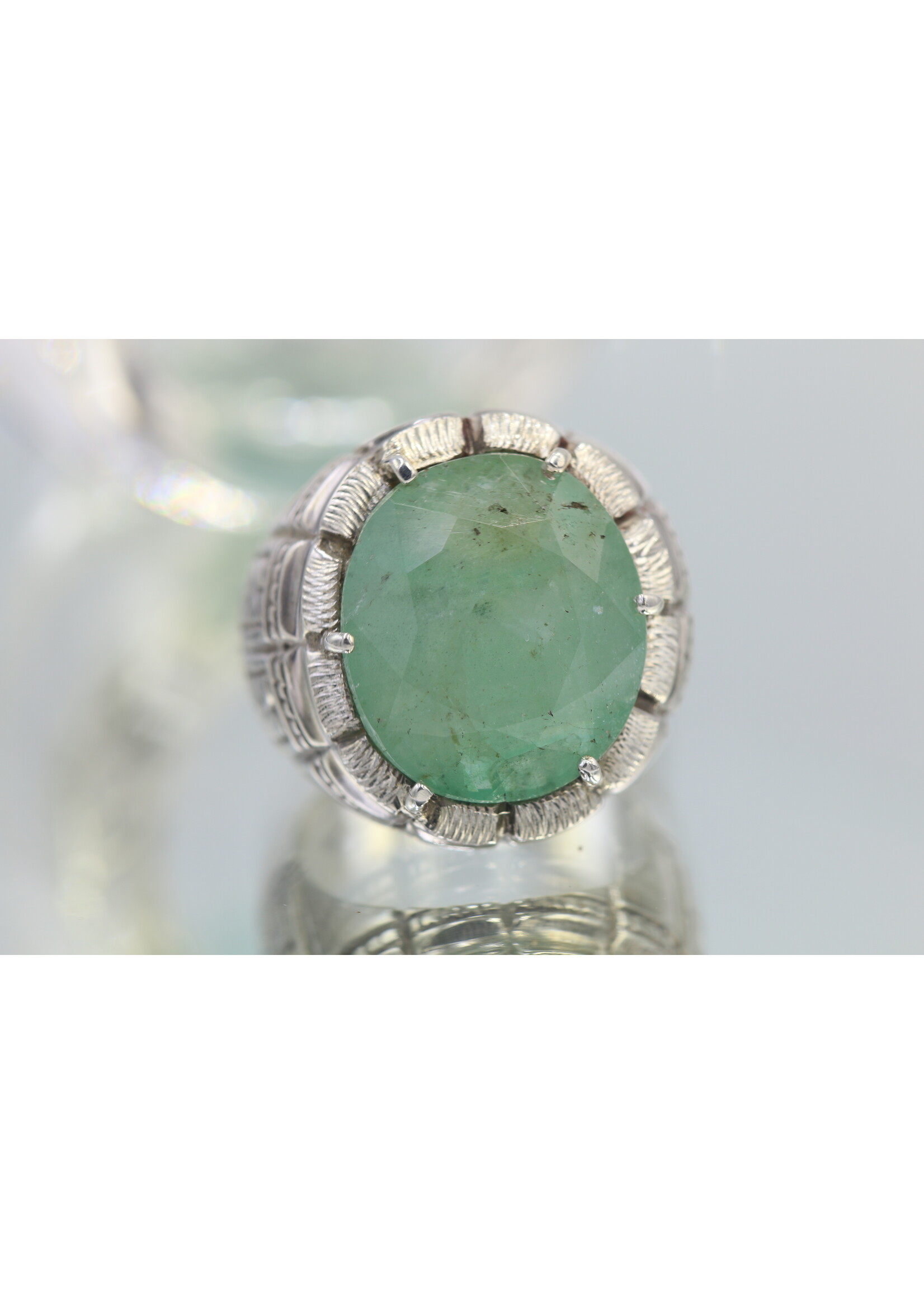 925 zilver ring bezet met natuurlijke smaragd