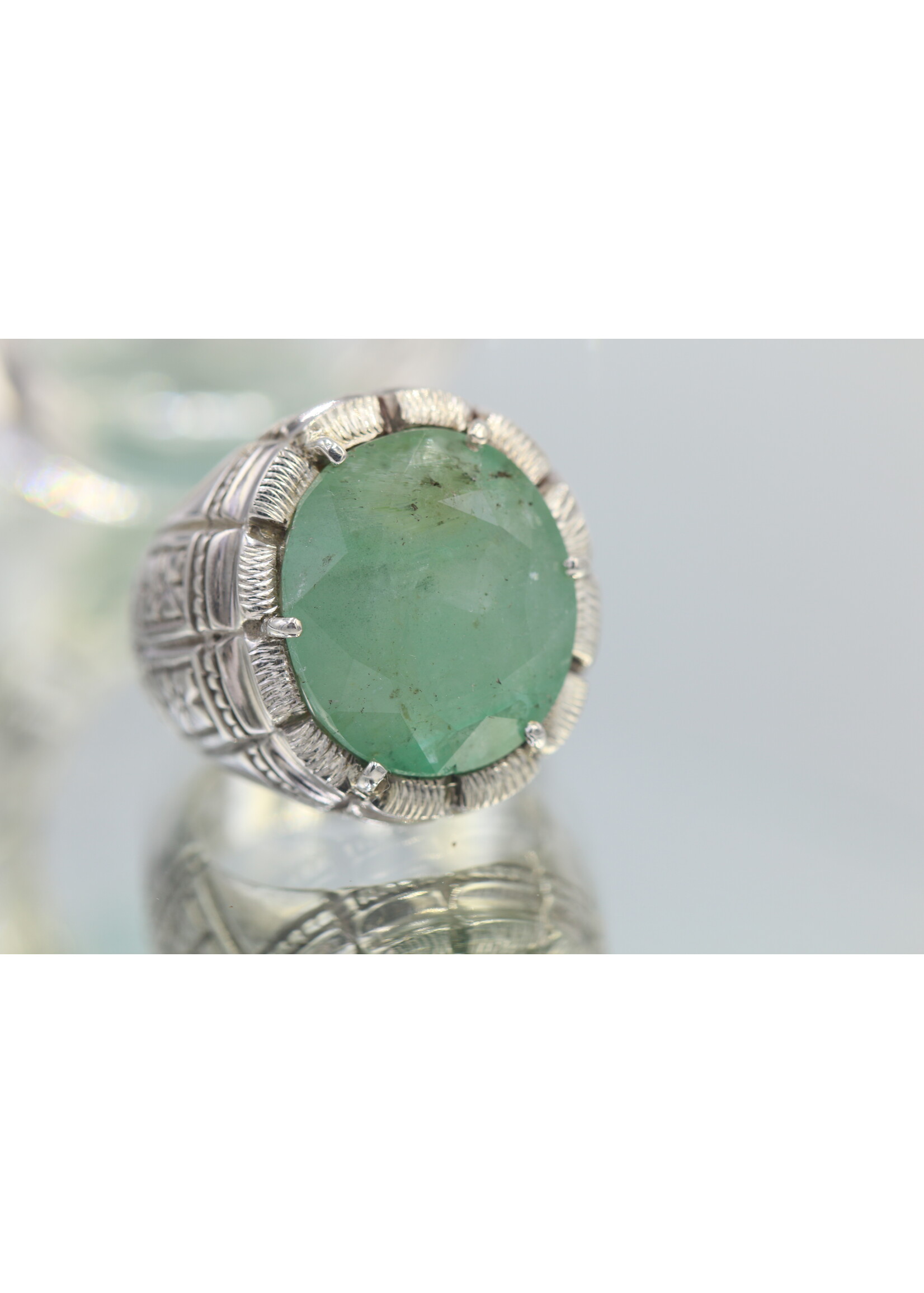 Bague en argent 925 sertie d'une émeraude naturelle