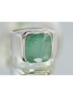 Anello con smeraldo
